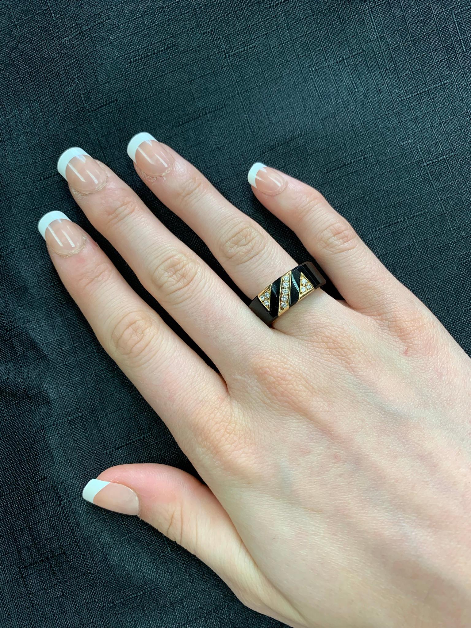 Anillo Van Cleef & Arpels Ónice y Diamante, Oro Amarillo 18k 2