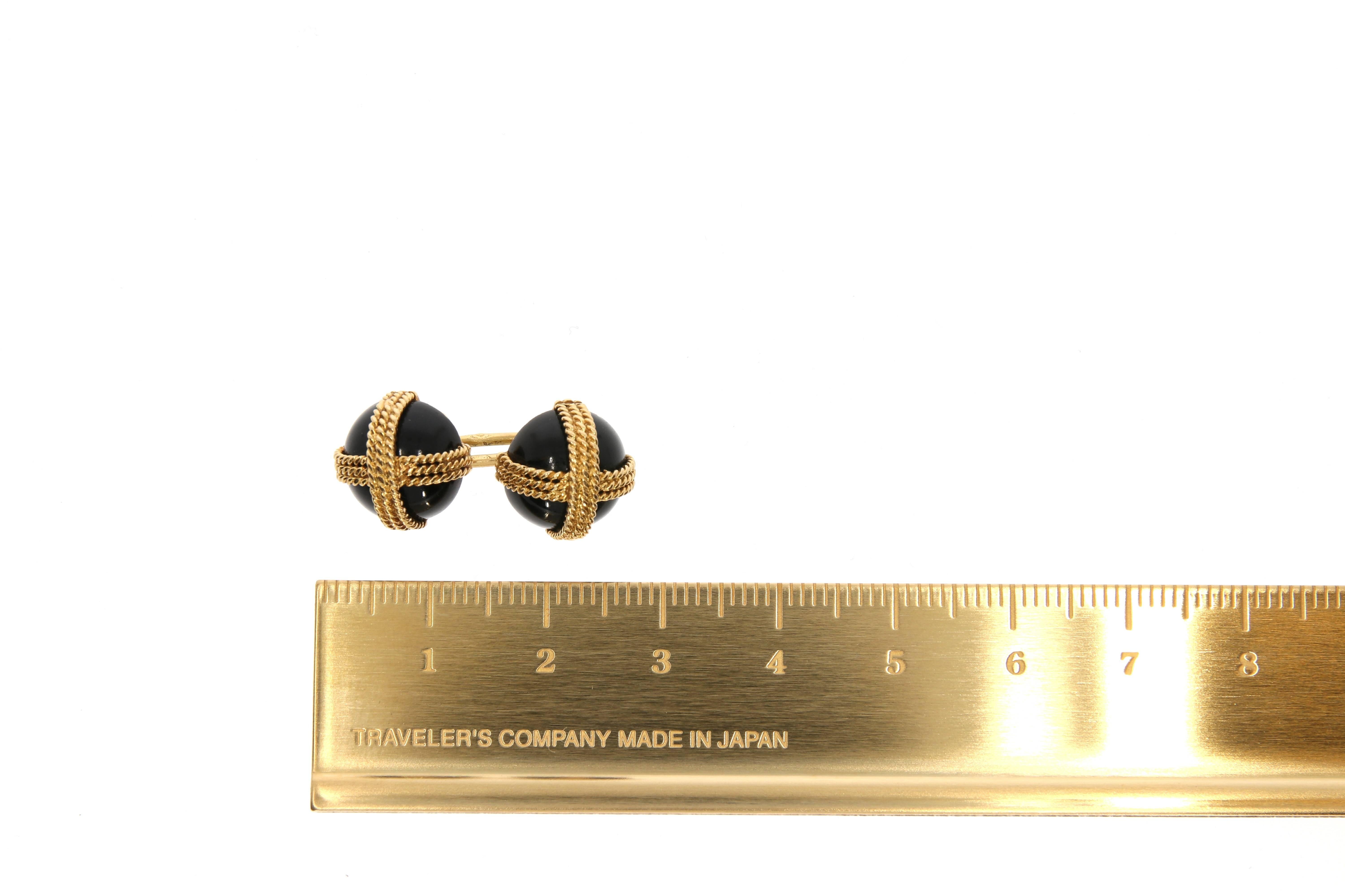 Men's Van Cleef & Arpels Onyx and Yellow Gold Cufflinks, circa 1960 For Sale