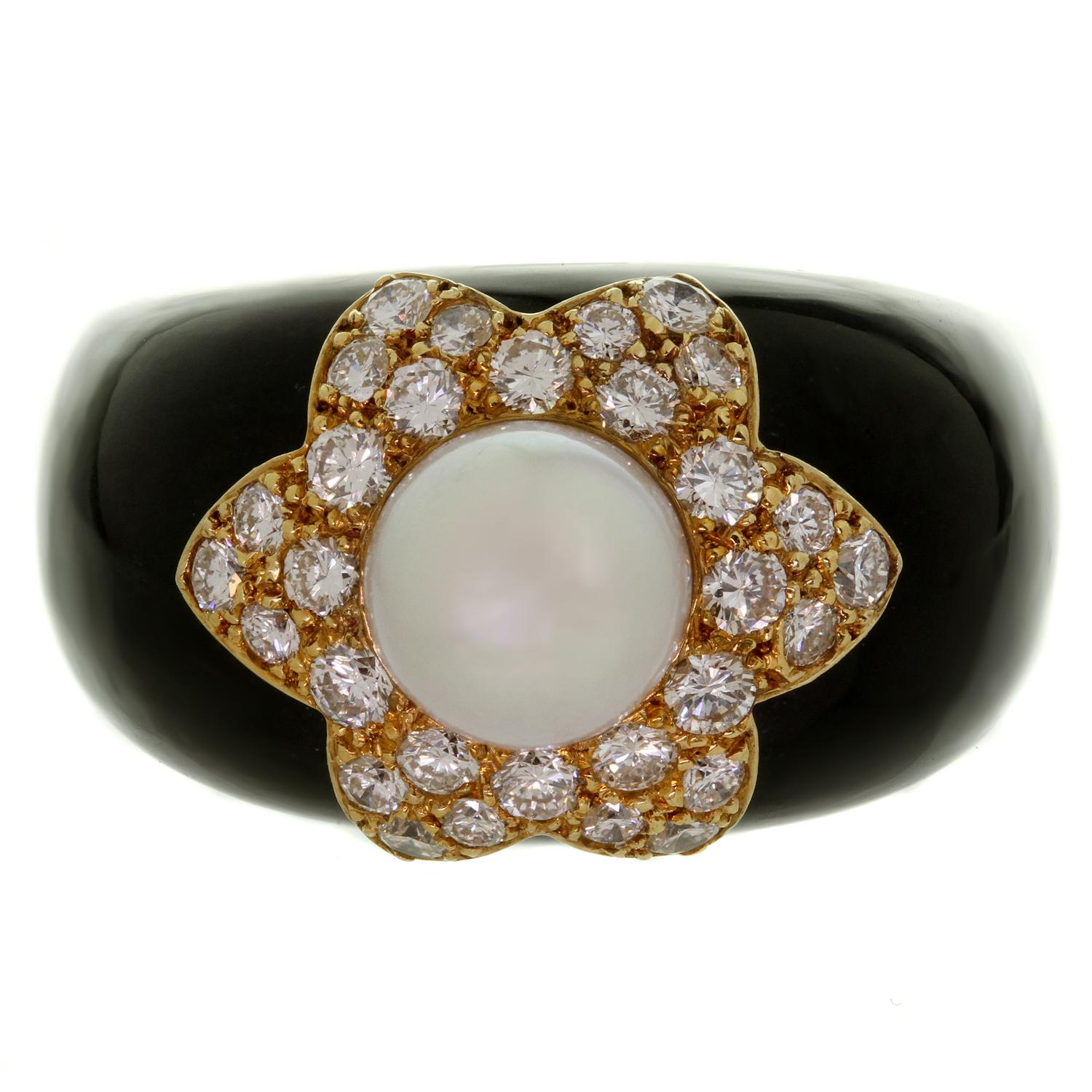 Brilliant Cut Van Cleef & Arpels Onyx Diamond Cultured Pearl Black Ring & Clip-On Earrings Set