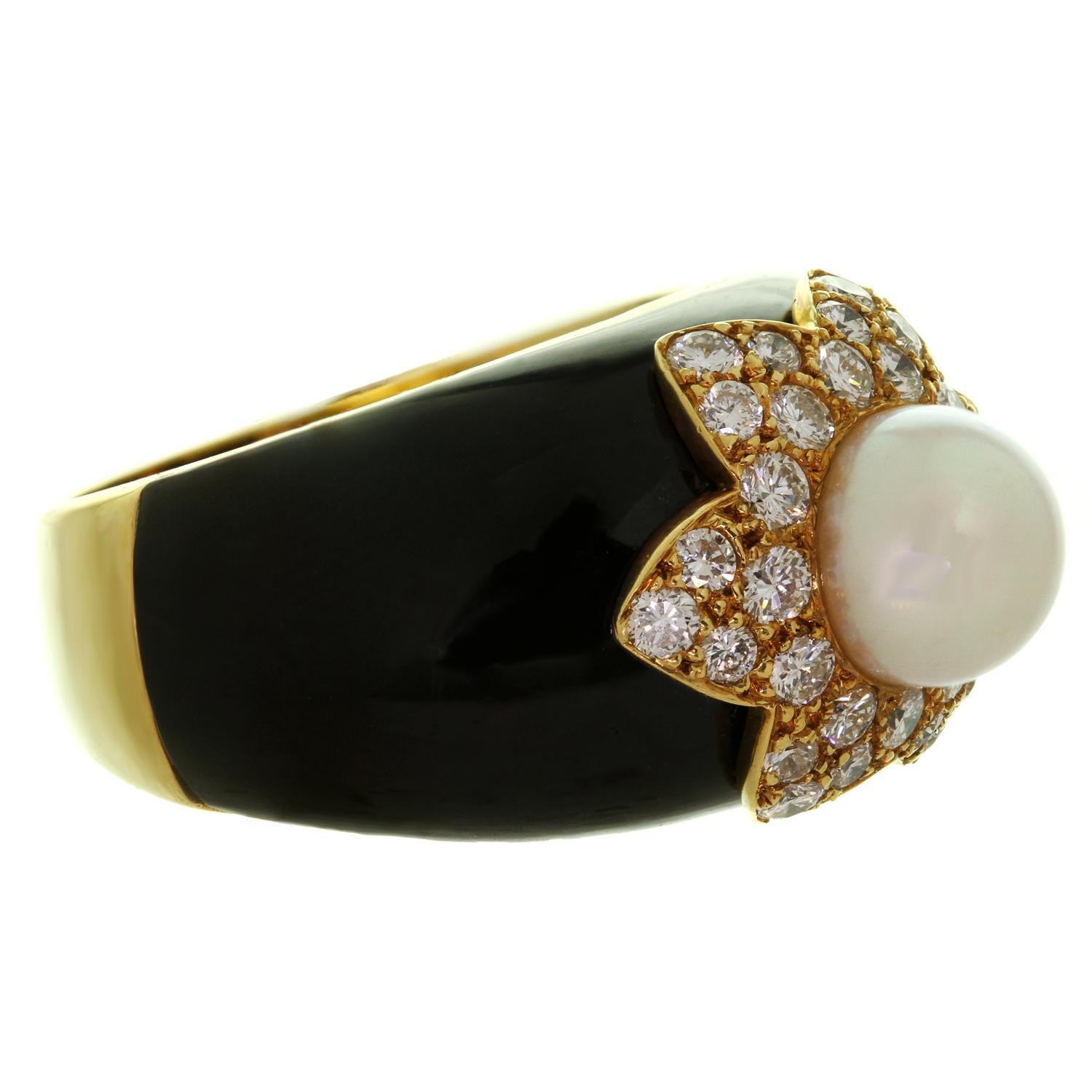 Van Cleef & Arpels Onyx Diamond Cultured Pearl Black Ring & Clip-On Earrings Set 4