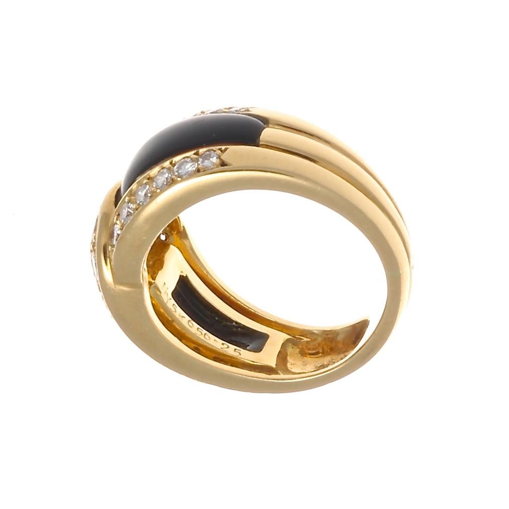 Women's or Men's Van Cleef & Arpels Onyx Diamond Gold Ring
