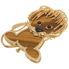 Van Cleef & Arpels Onyx Lion Brooch in 18K Yellow Gold