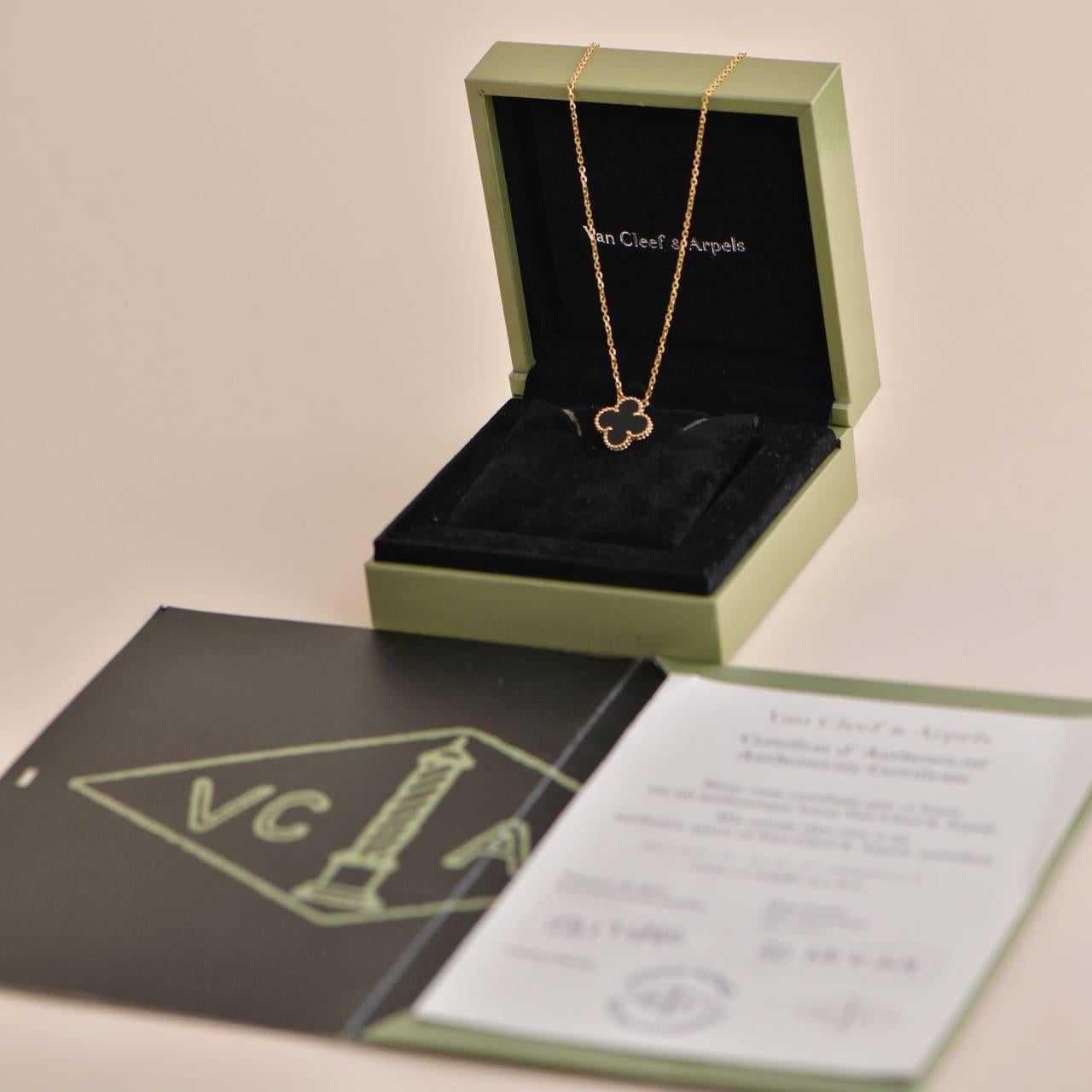 SKU. 	CT-2024
Marke	Van Cleef & Arpels
Modell	VCARA45800
Datum	CIRCA 2011
Einzelhandelspreis	2.590 £ inkl. Steuern / 2.750 $ exkl. Steuern / 2.960 € inkl. Steuern
___________________________________________________________________
Metall	18K