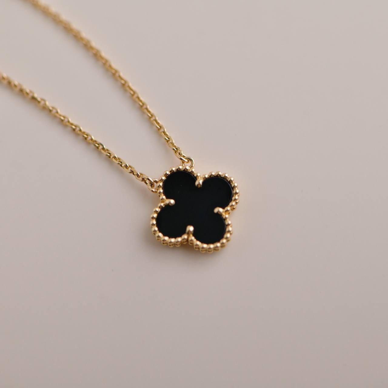 Van Cleef & Arpels Onyx-Alhambra-Anhänger im Vintage-Stil 1