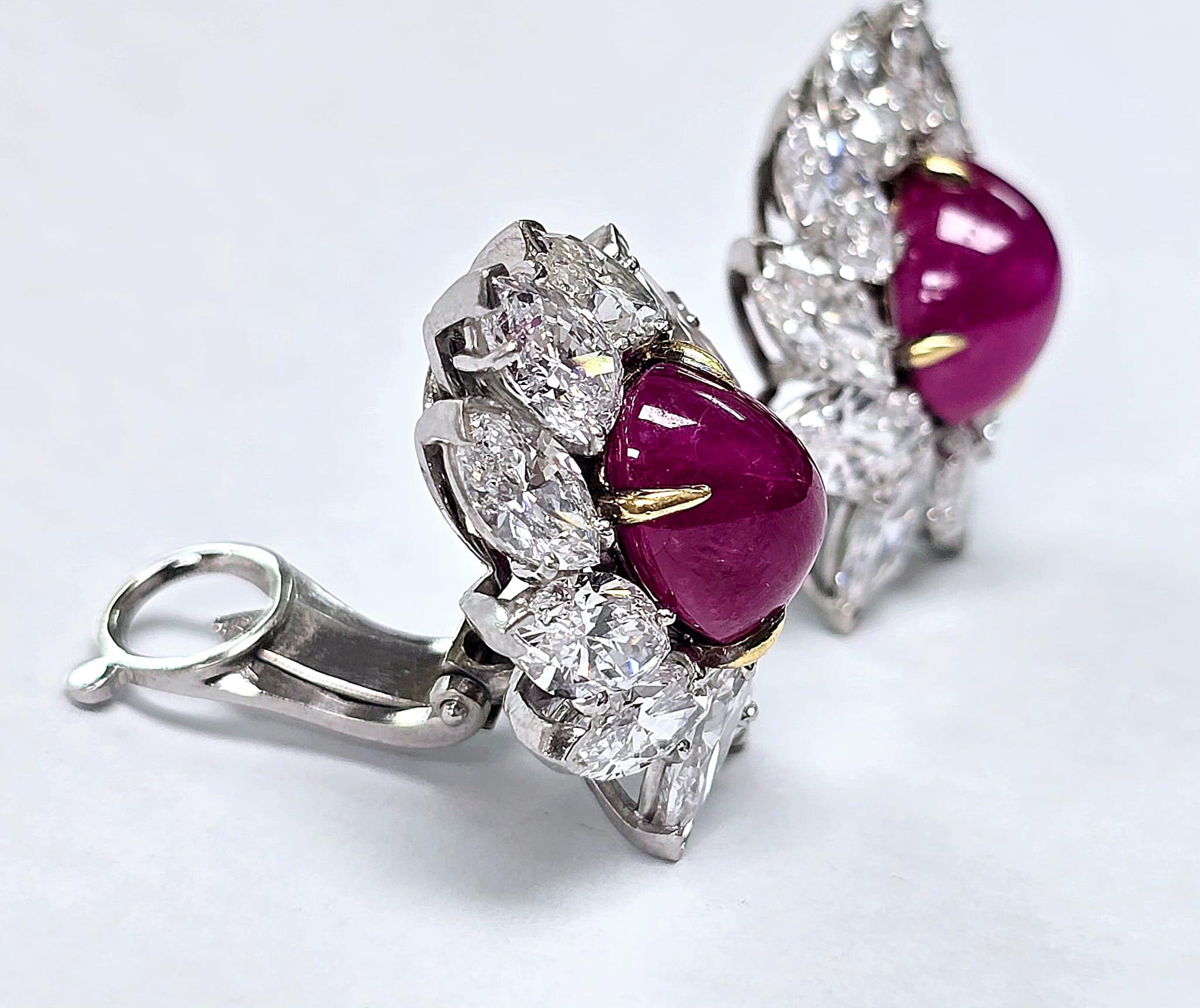 Romano classico Van Cleef & Arpels Original No#56026  10.00 Cts. No Heat Ruby Cabochon Earrings in vendita