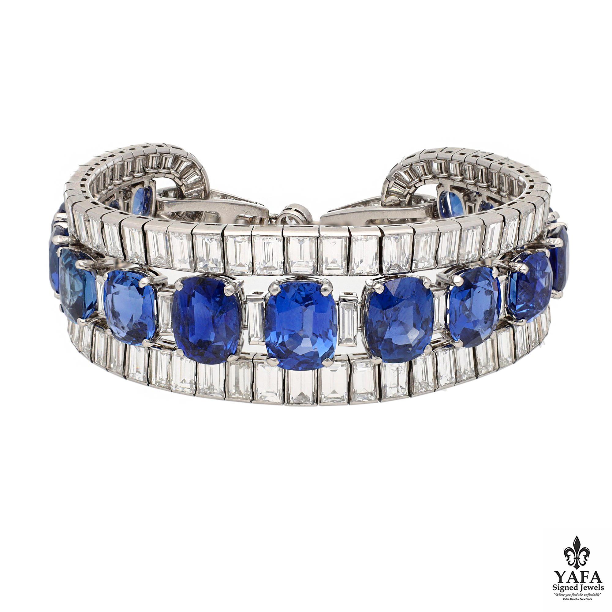 Women's or Men's Van Cleef & Arpels Oval Sapphires and Baguette Diamond Bracelet Circa - 1938 For Sale