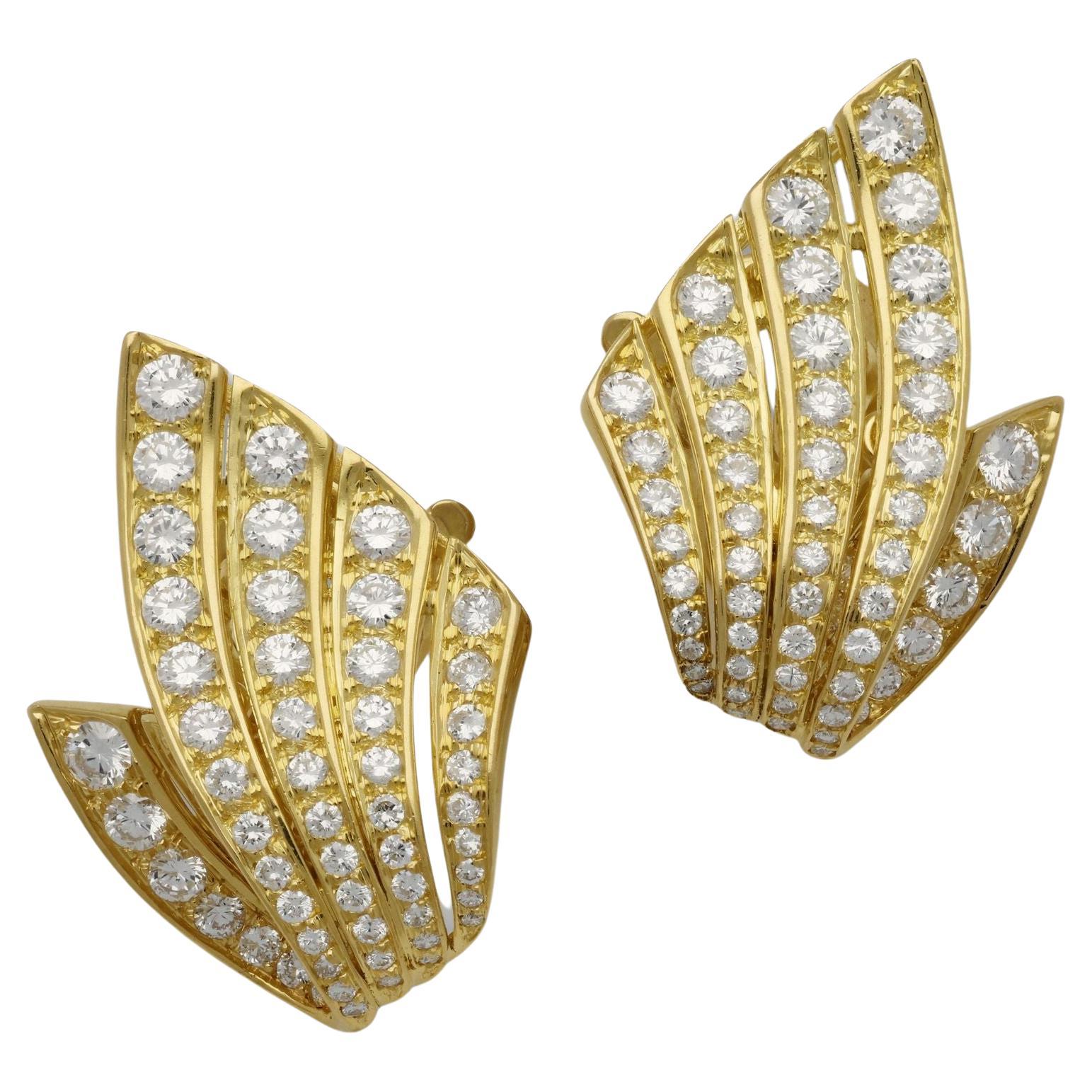 Van Cleef & Arpels Pair of 18 Carat Gold and Diamond Fan Earrings, circa 1990s For Sale