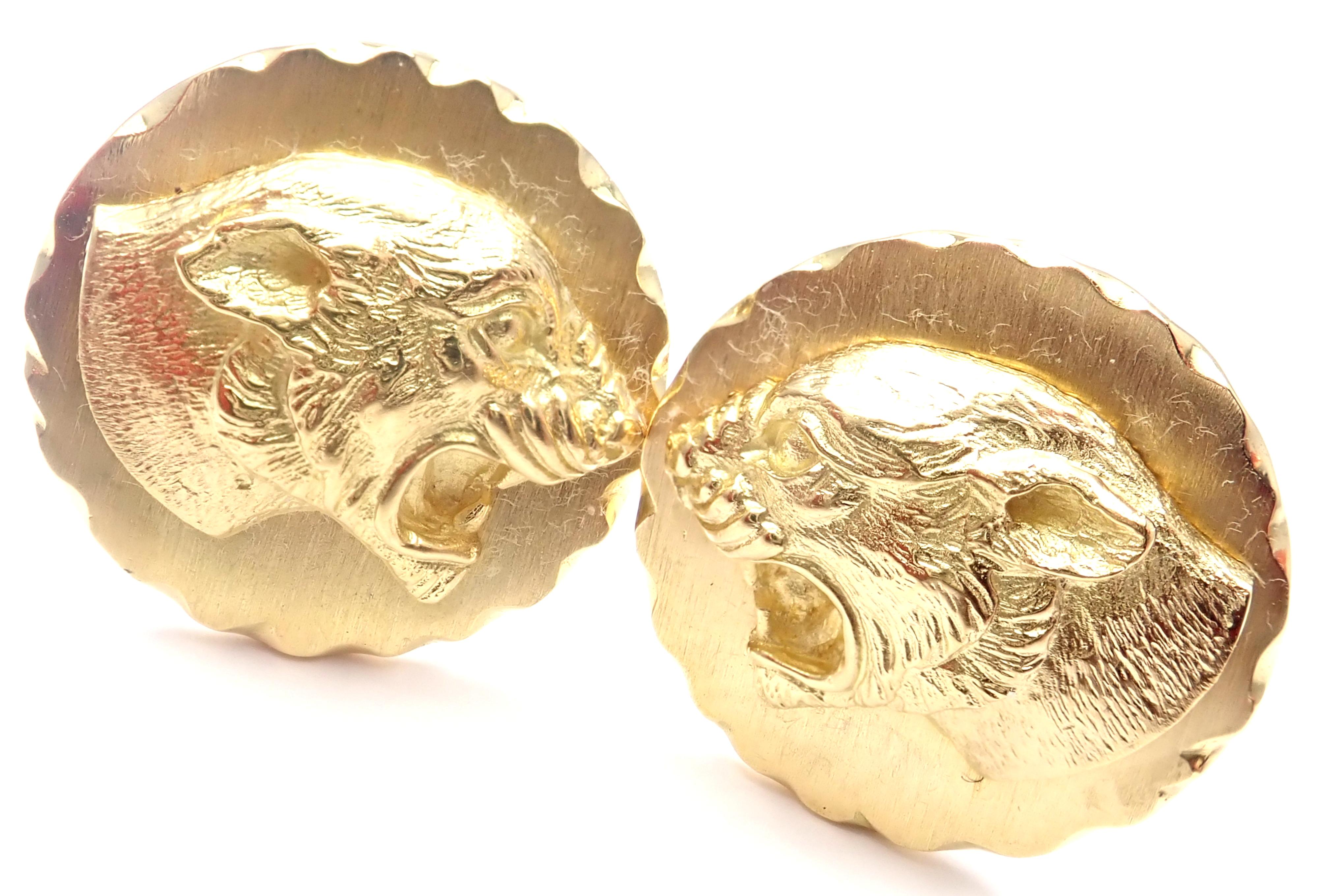 18k Yellow Gold Panther Panthere Cufflinks by Van Cleef & Arpels.
Details:
Measurements: 20mm x 24mm x 13mm
Weight: 20.2 grams
Stamped Hallmarks: VCA 18k S.15588 559
*Free Shipping within the United States*
YOUR PRICE: $5,500
T110othd