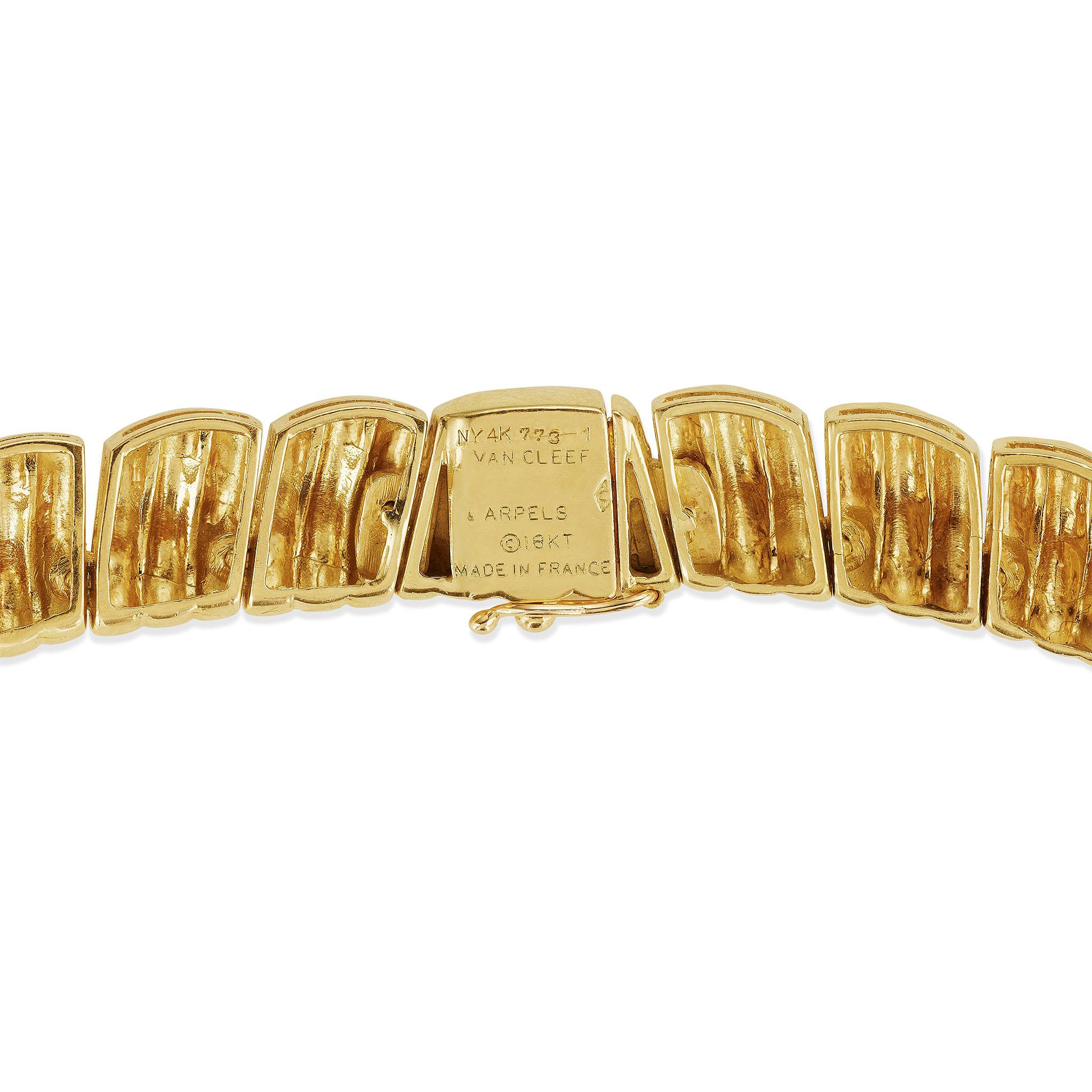 Brilliant Cut Van Cleef & Arpels Paris 18K Gold and Diamond Necklace For Sale