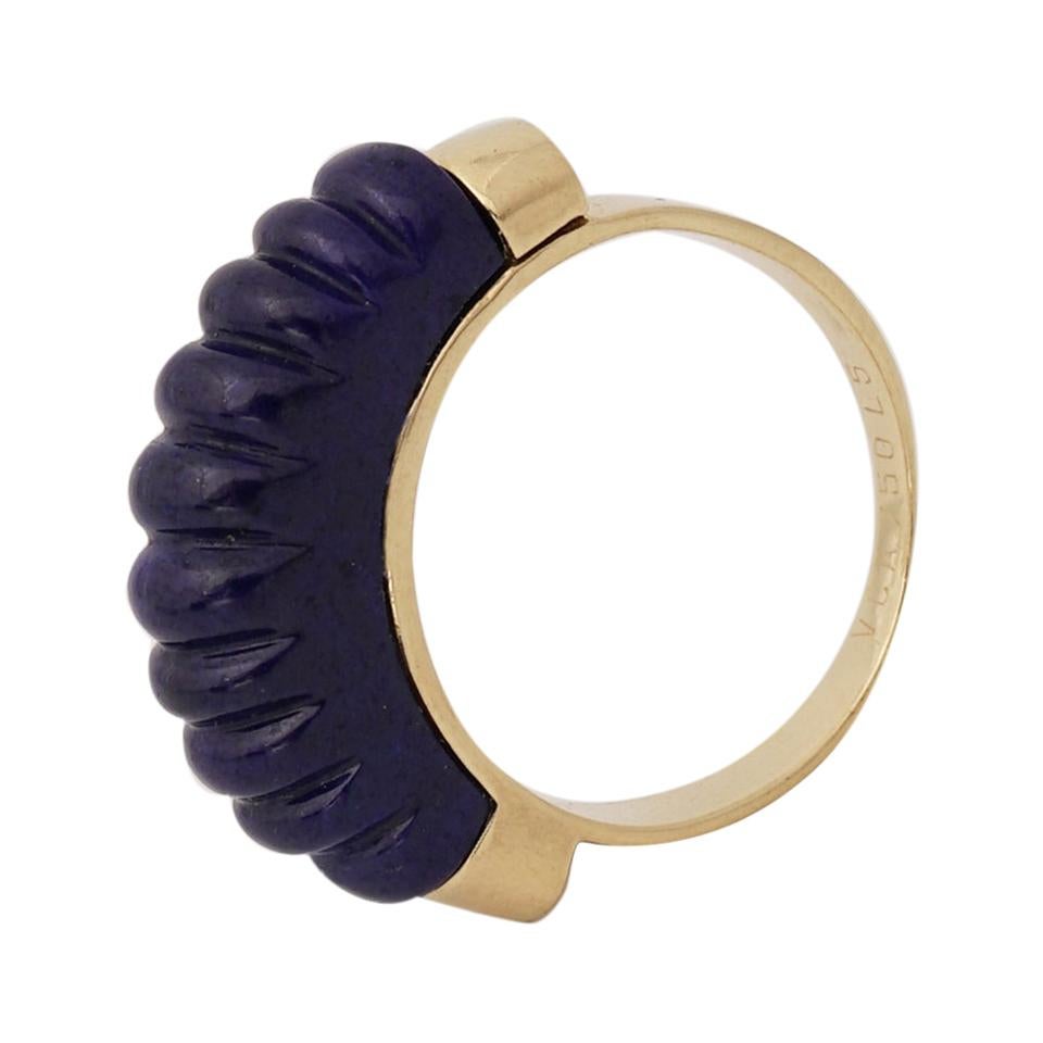 Van Cleef & Arpels, Paris, 18K Gold und Lapis-Lazuli Godrons Ring, um 1970 im Angebot 1