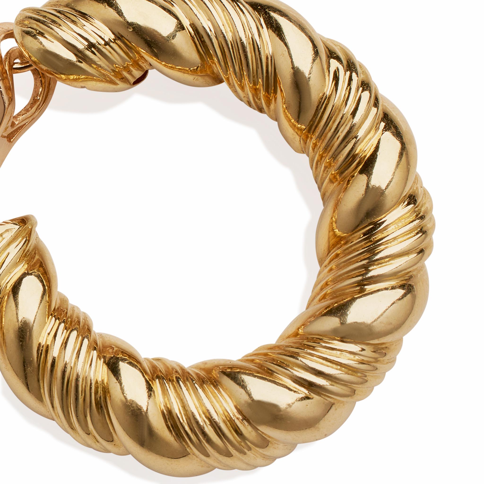 Women's or Men's Van Cleef & Arpels Paris 18K Gold Twisted Hoop Earrings For Sale