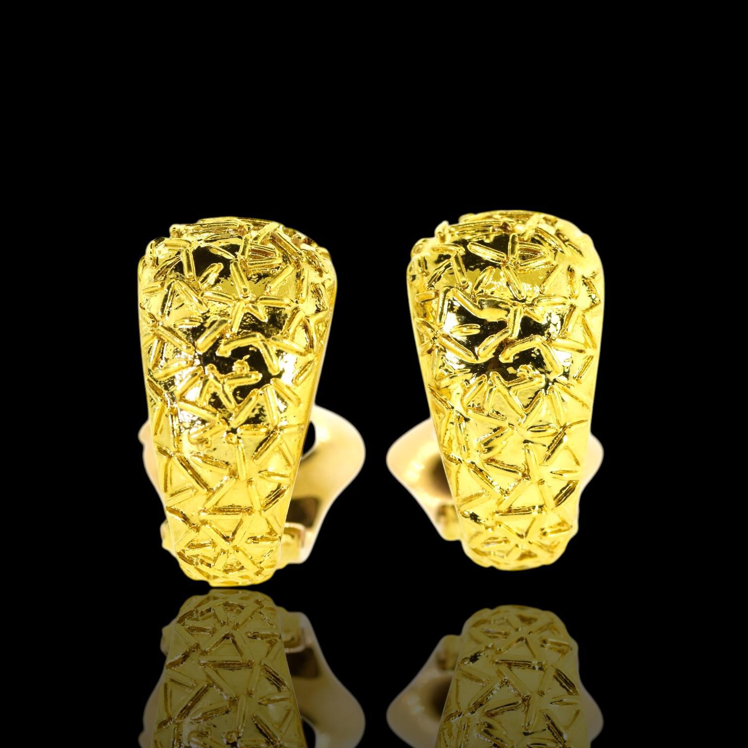 Van Cleef & Arpels, Paris, 18K Unusual Vintage Earrings. In Excellent Condition For Sale In Aspen, CO