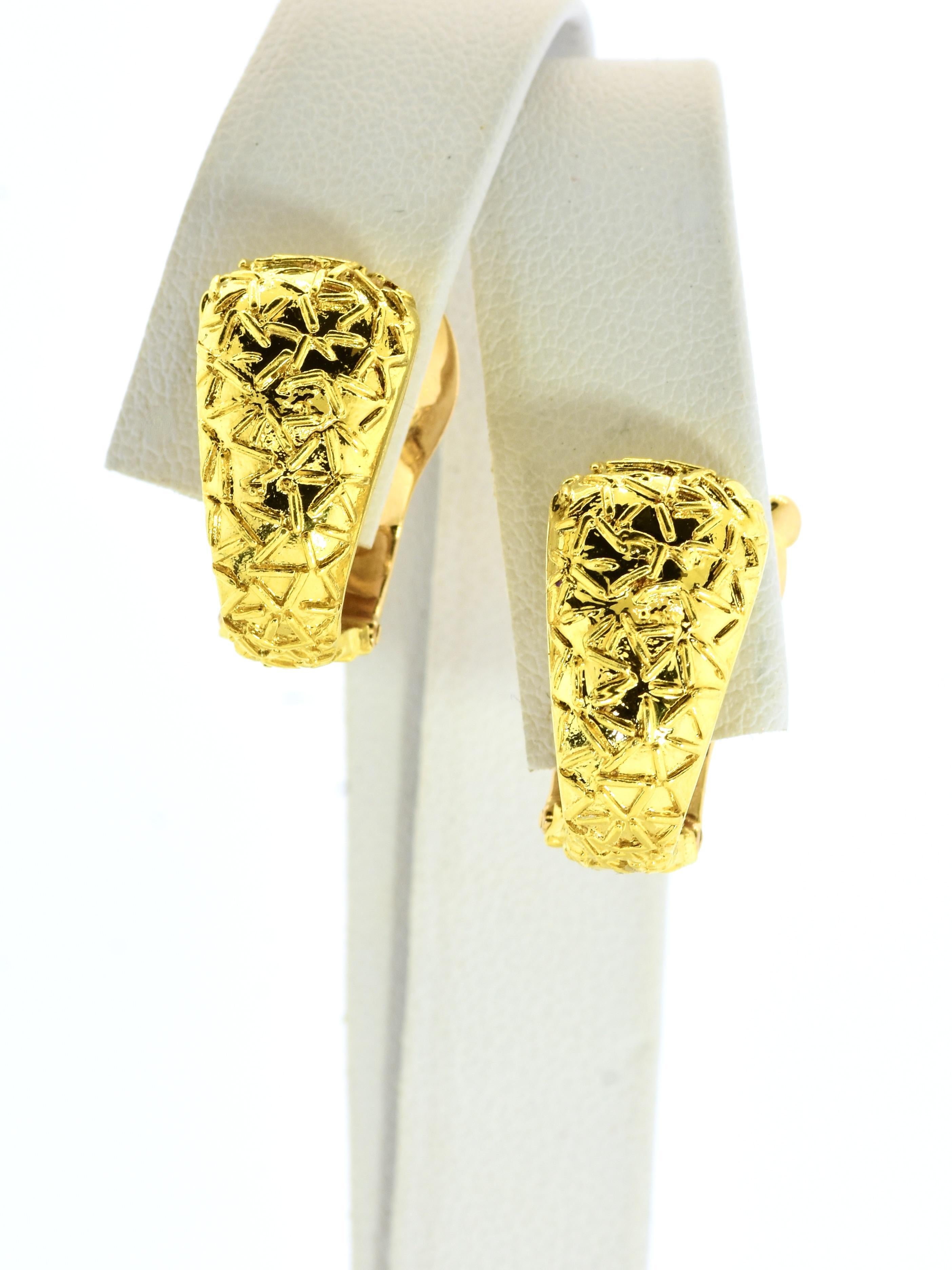 Women's or Men's Van Cleef & Arpels, Paris, 18K Unusual Vintage Earrings. For Sale