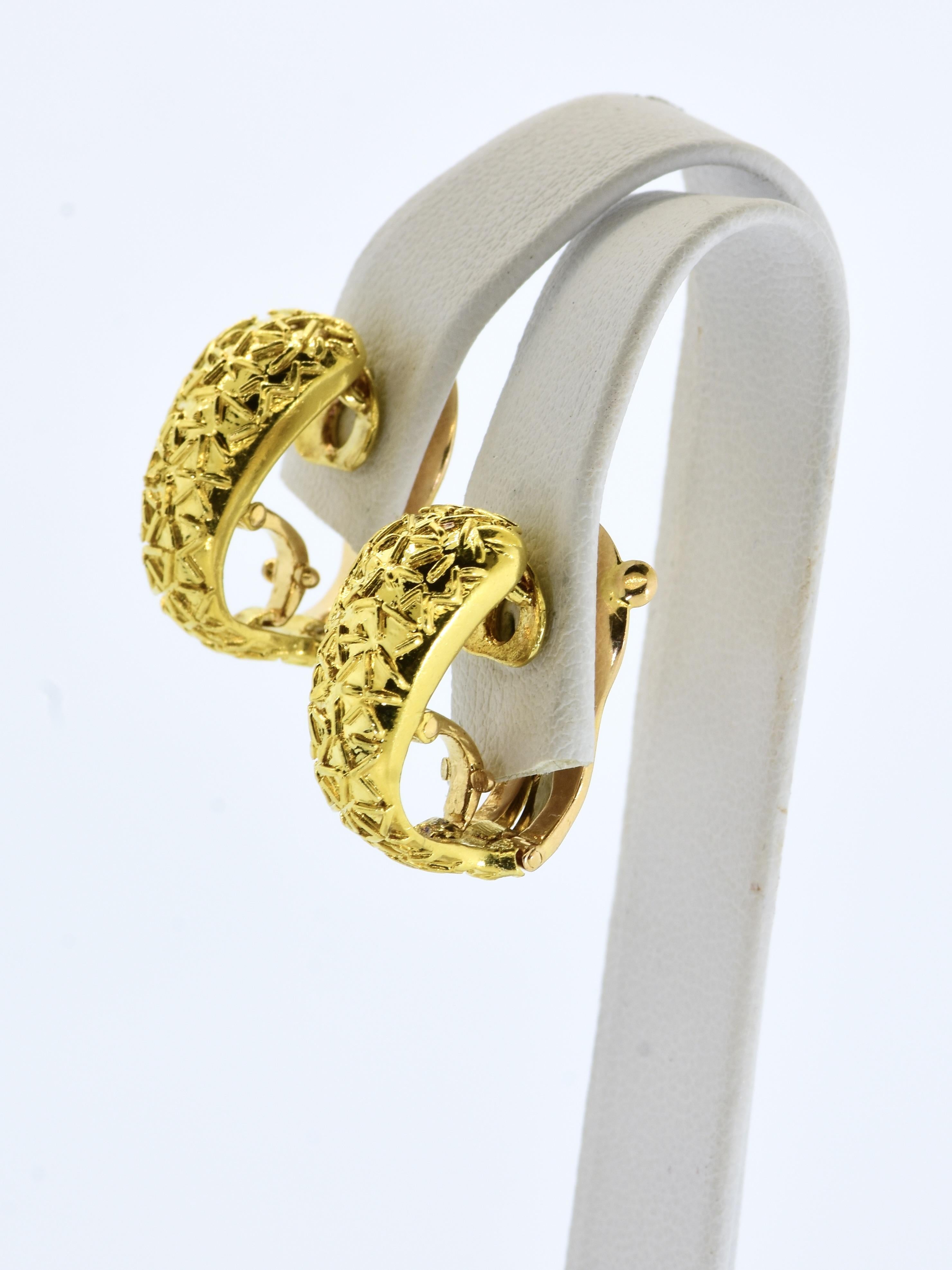Van Cleef & Arpels, París 18K Pendientes vintage inusuales. en venta 3
