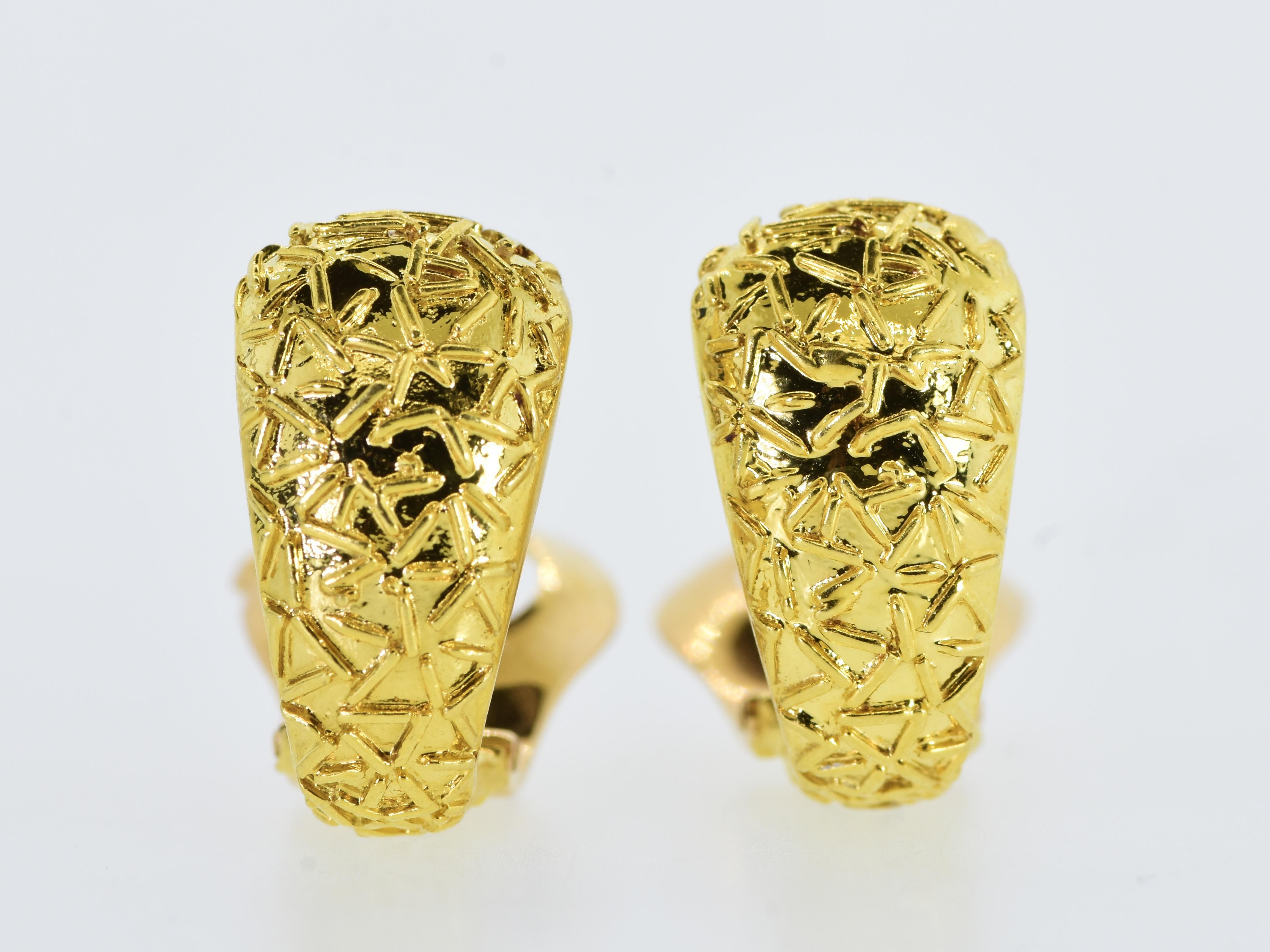 Van Cleef & Arpels, Paris, 18K Unusual Vintage Earrings. For Sale 2