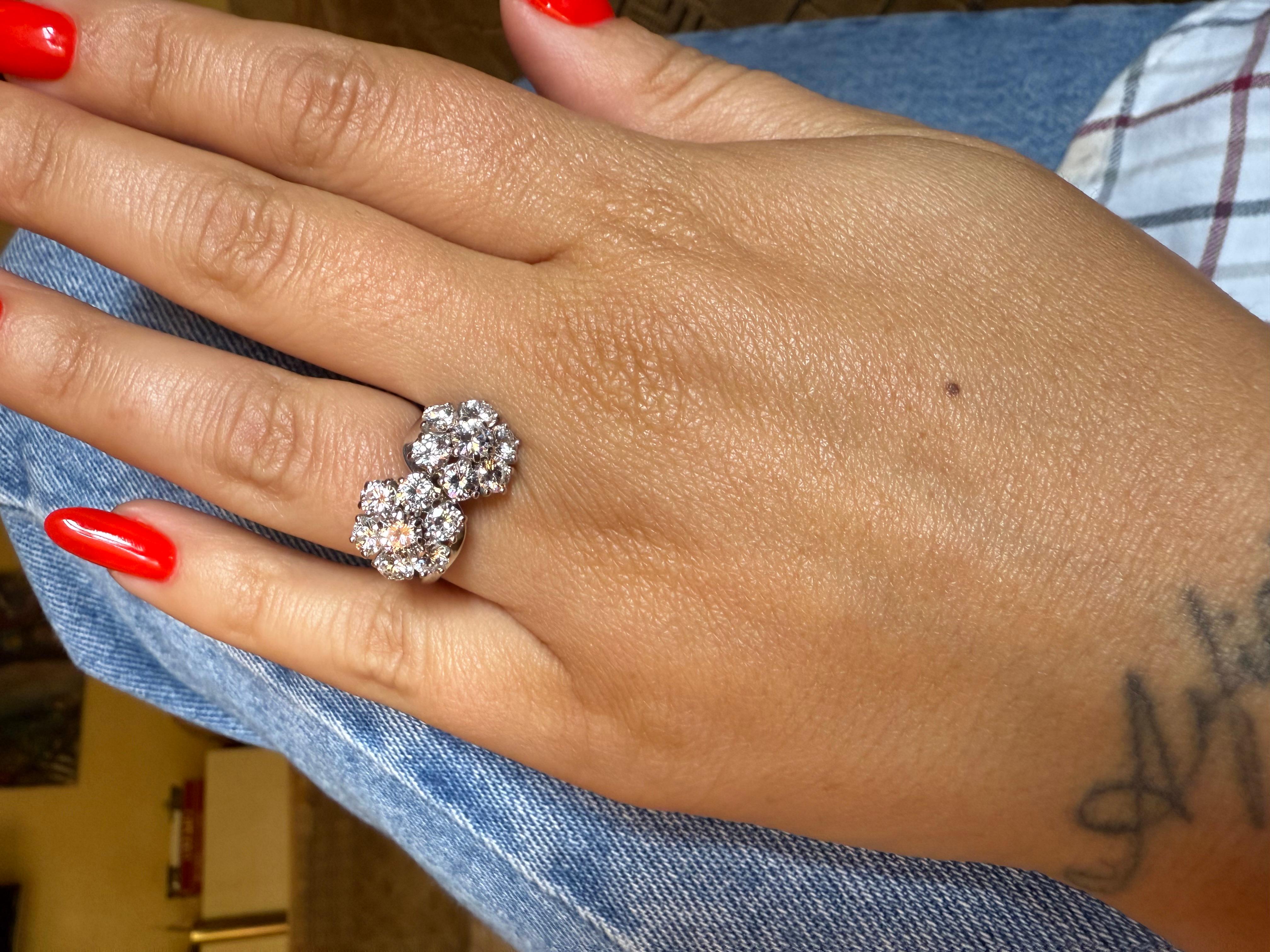 VAN CLEEF & ARPELS Paris 18k White Gold & Diamond Fleurette Ring 1970s Vintage For Sale 3