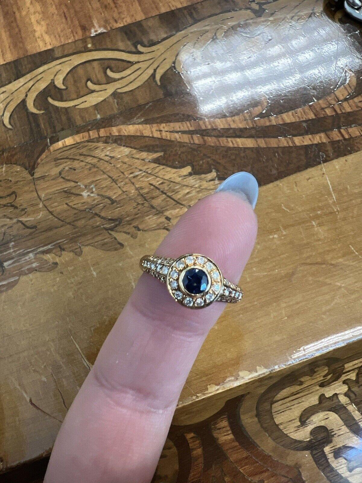 VAN CLEEF & ARPELS Paris 18k Yellow Gold, Diamond & Sapphire Ring Circa 1980s In Excellent Condition For Sale In Beverly Hills, CA