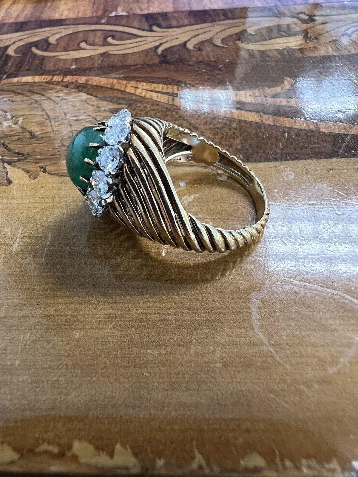Women's or Men's VAN CLEEF & ARPELS PARIS 18k Yellow Gold, Emerald & Diamond Ring Retro 1950s For Sale