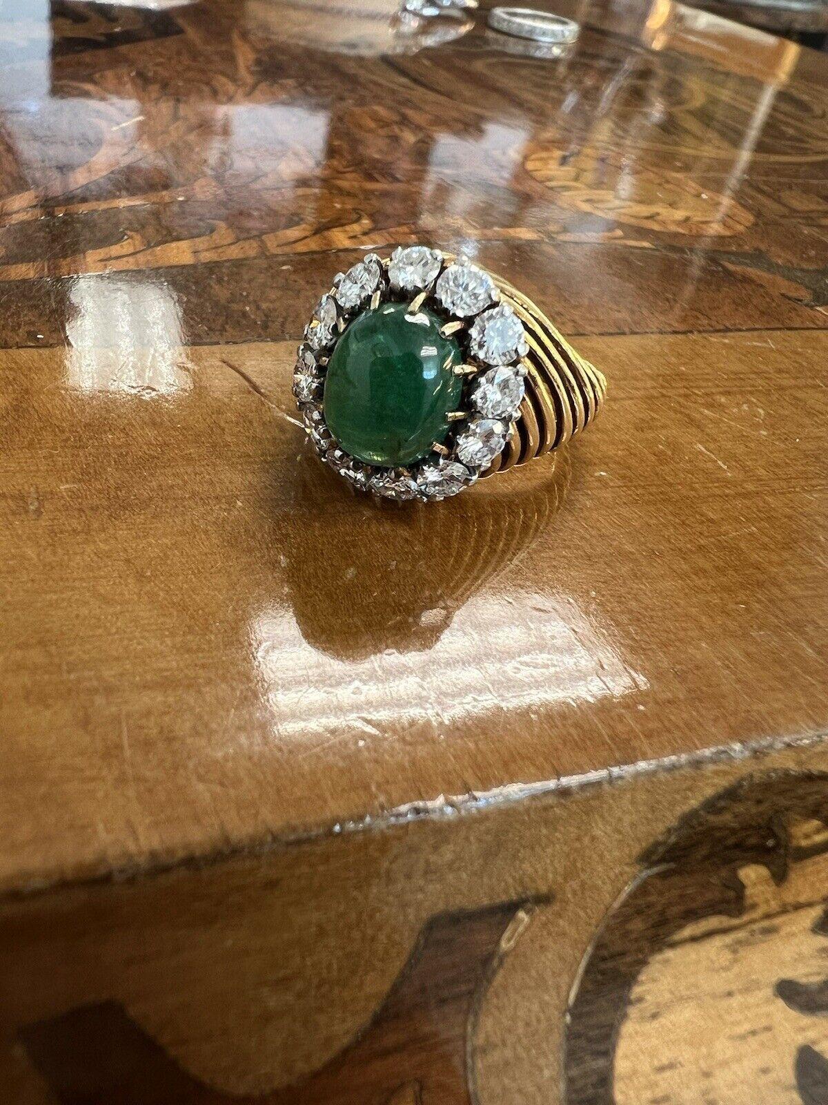 VAN CLEEF & ARPELS PARIS 18k Yellow Gold, Emerald & Diamond Ring Retro 1950s For Sale 4