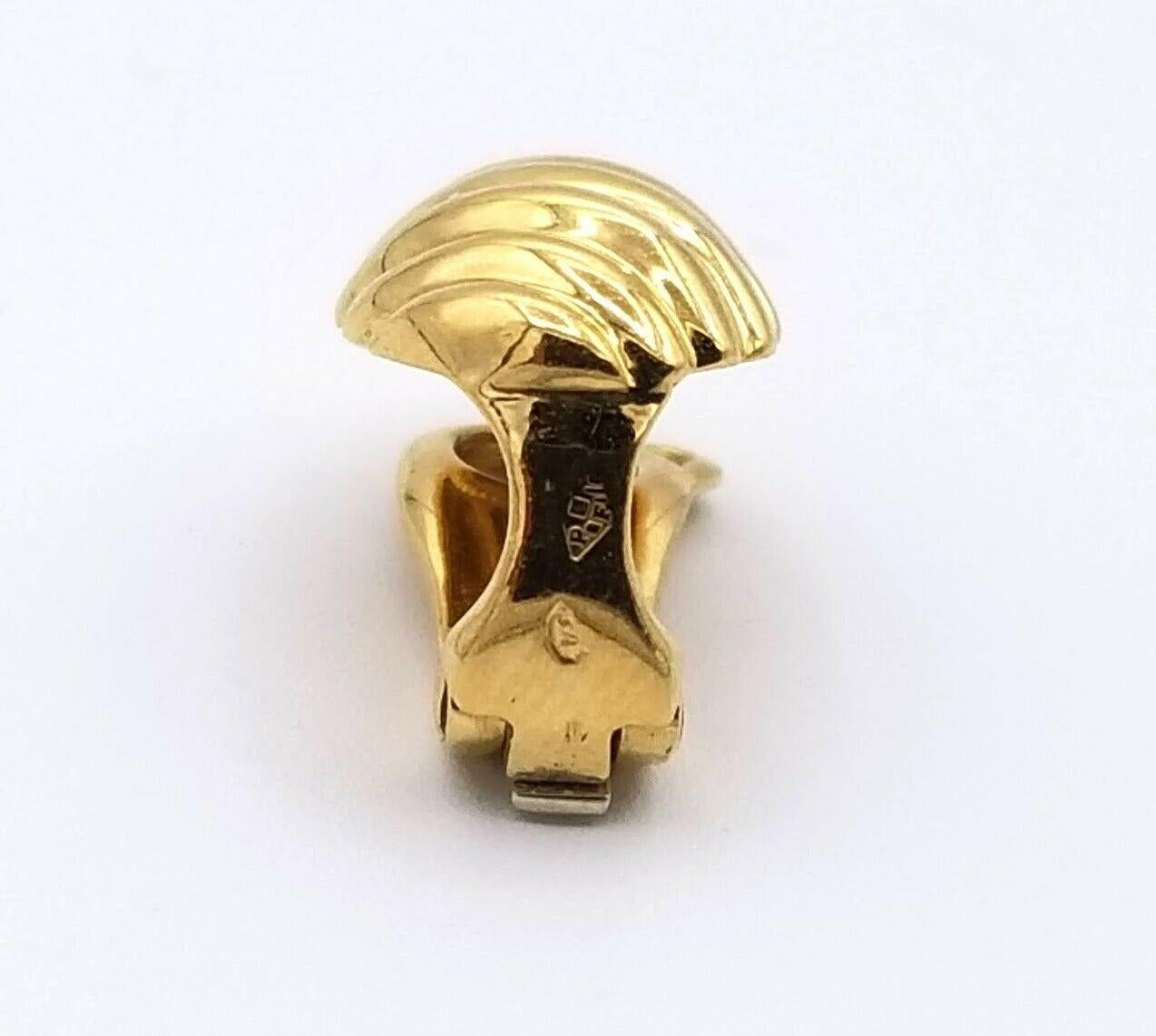 Women's or Men's Van Cleef & Arpels Paris 18 Karat Gold Shell Motif Clip-On Earrings Vintage