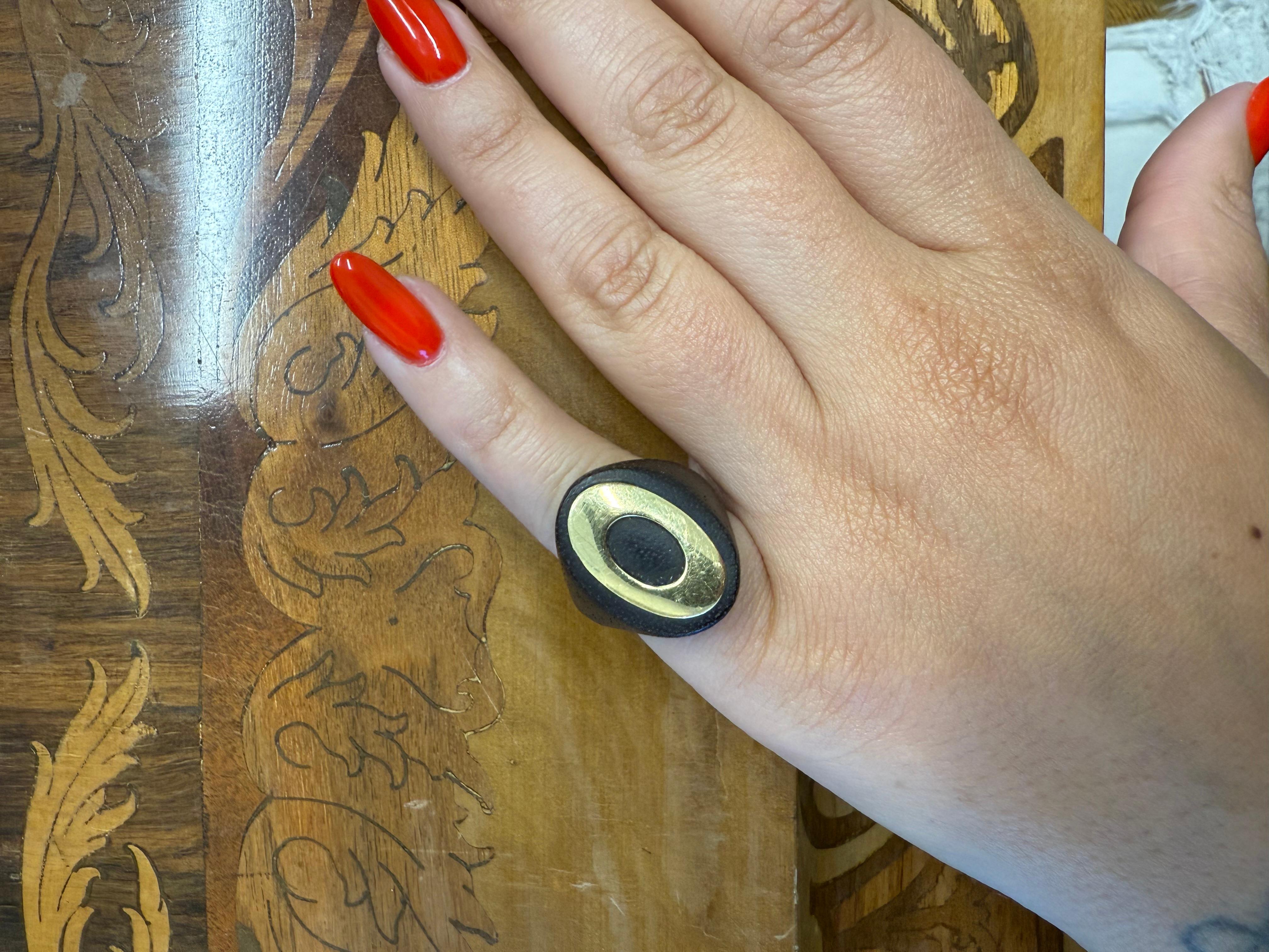 VAN CLEEF & ARPELS PARIS 18k Yellow Gold & Wood Cocktail Ring 1970s Vintage Rare For Sale 2