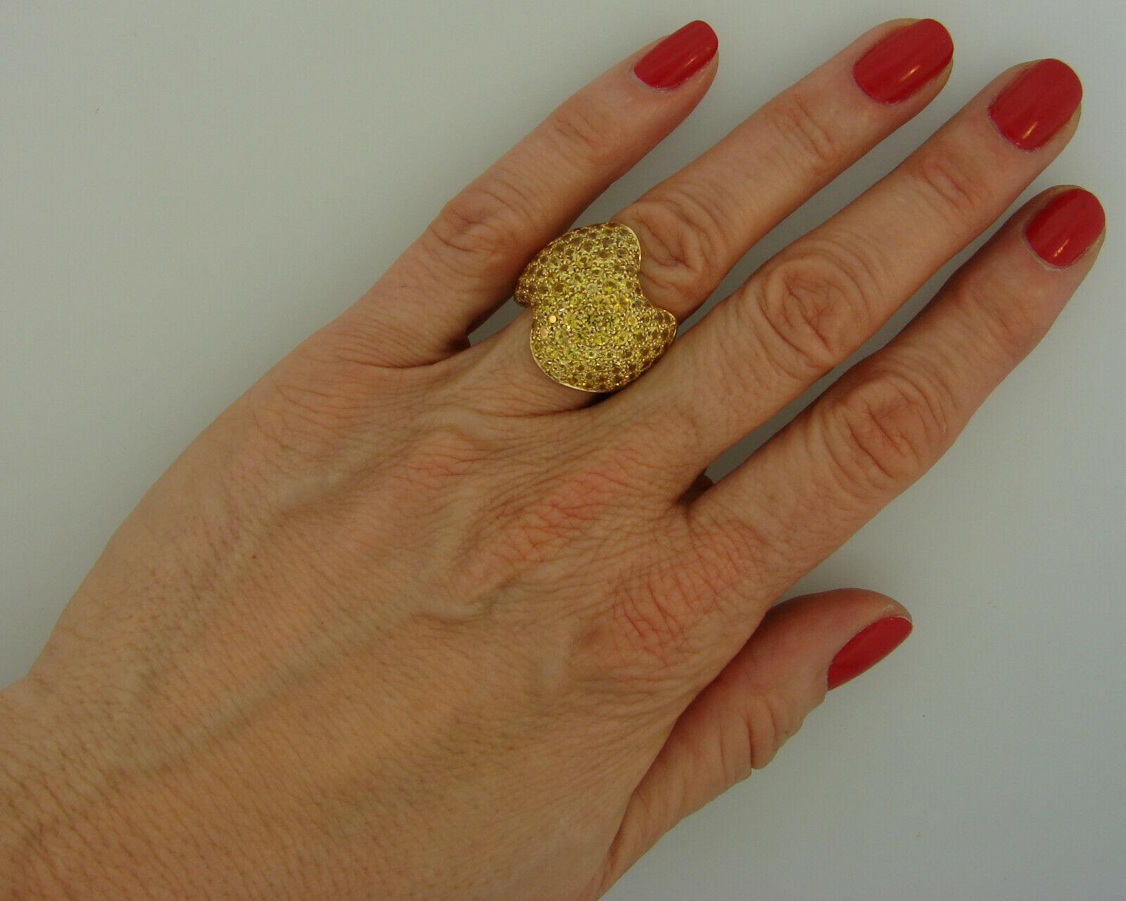 Van Cleef & Arpels Paris 18k Yellow Gold & Yellow Sapphire Wave Ring Vintage For Sale 2