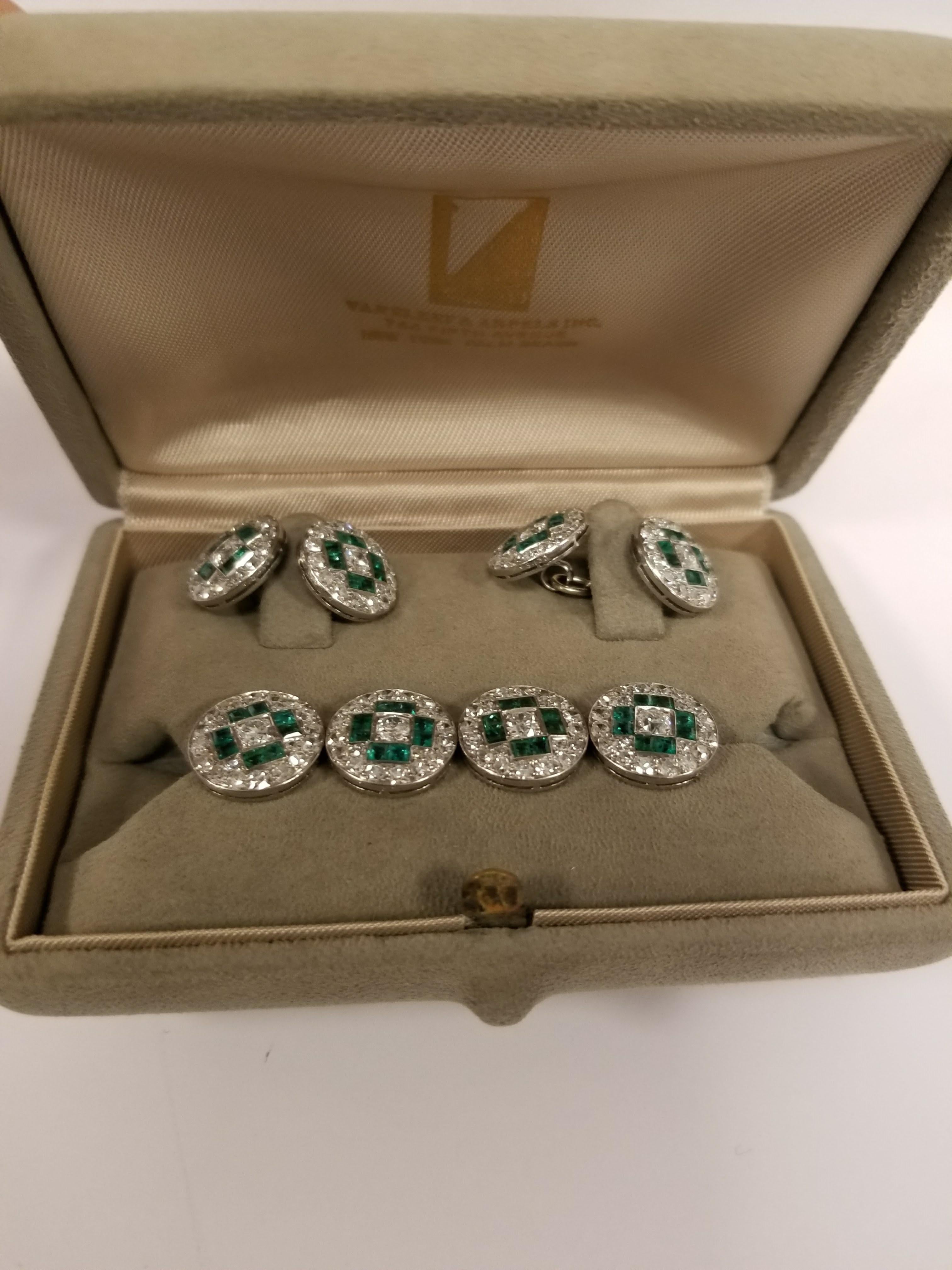 Van Cleef & Arpels Paris Art Deco Diamond Emerald Platinum and Gold Dress Set In Excellent Condition In New York, NY