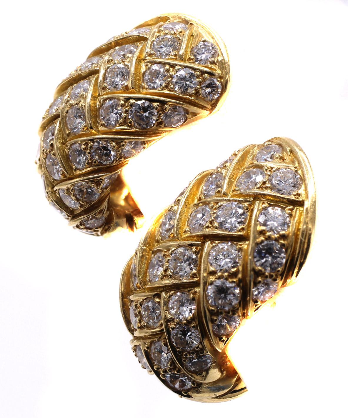 Women's or Men's Van Cleef & Arpels Paris Diamond 18 Karat Yellow Gold Ear Clips