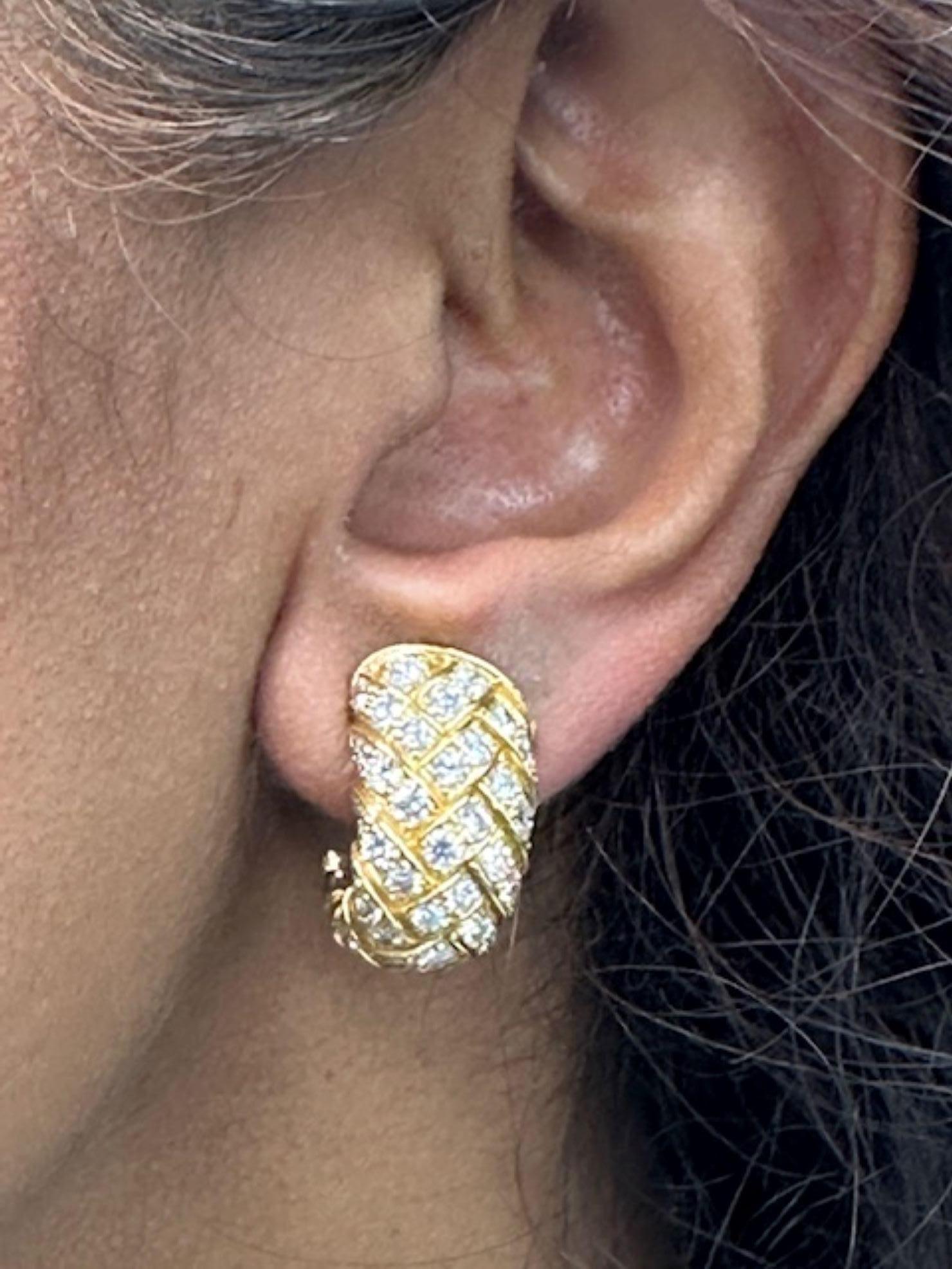 Van Cleef & Arpels Paris Diamond 18 Karat Yellow Gold Ear Clips 4