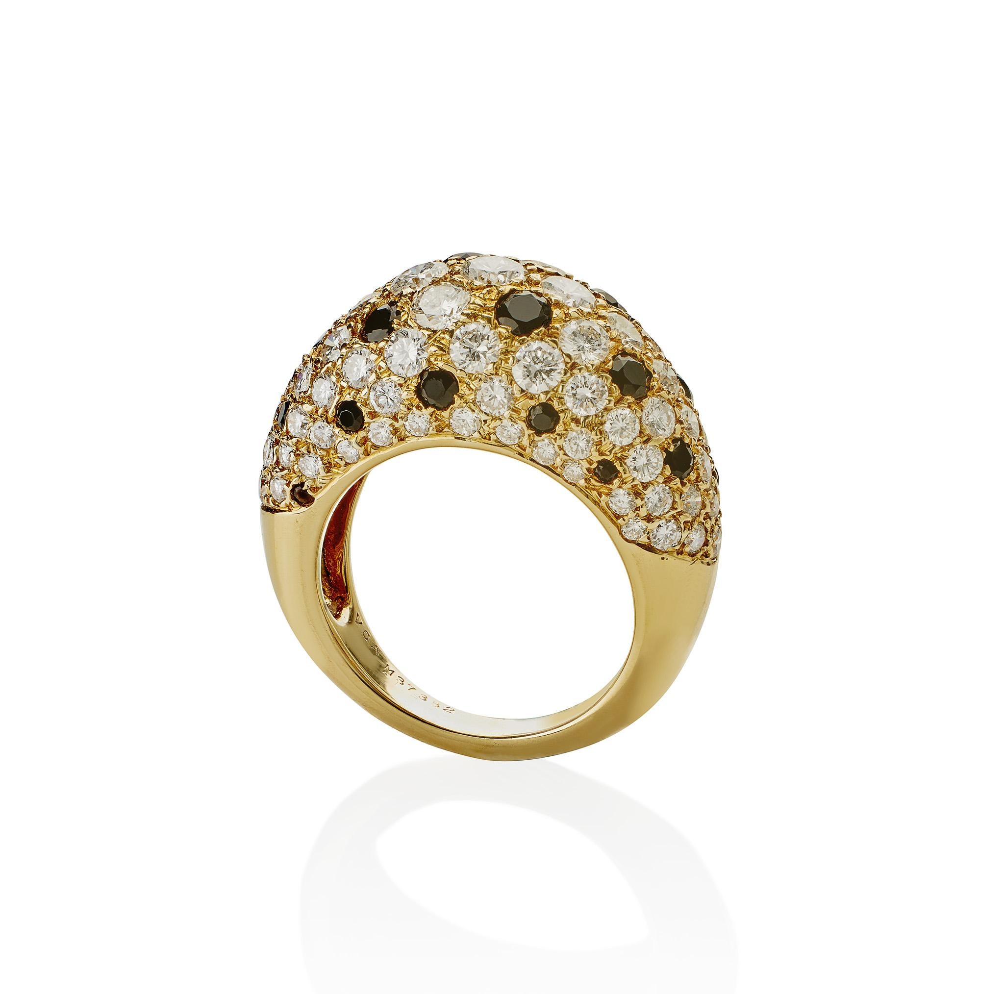 Van Cleef & Arpels Paris Diamant und Onyx Bombé Ring (Brillantschliff) im Angebot