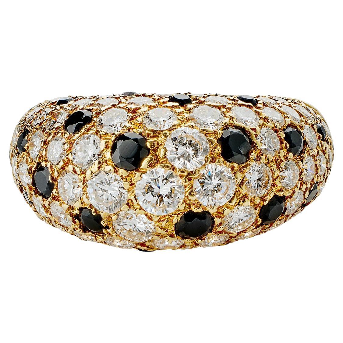 Van Cleef & Arpels Paris Diamond and Onyx Bombé Ring For Sale
