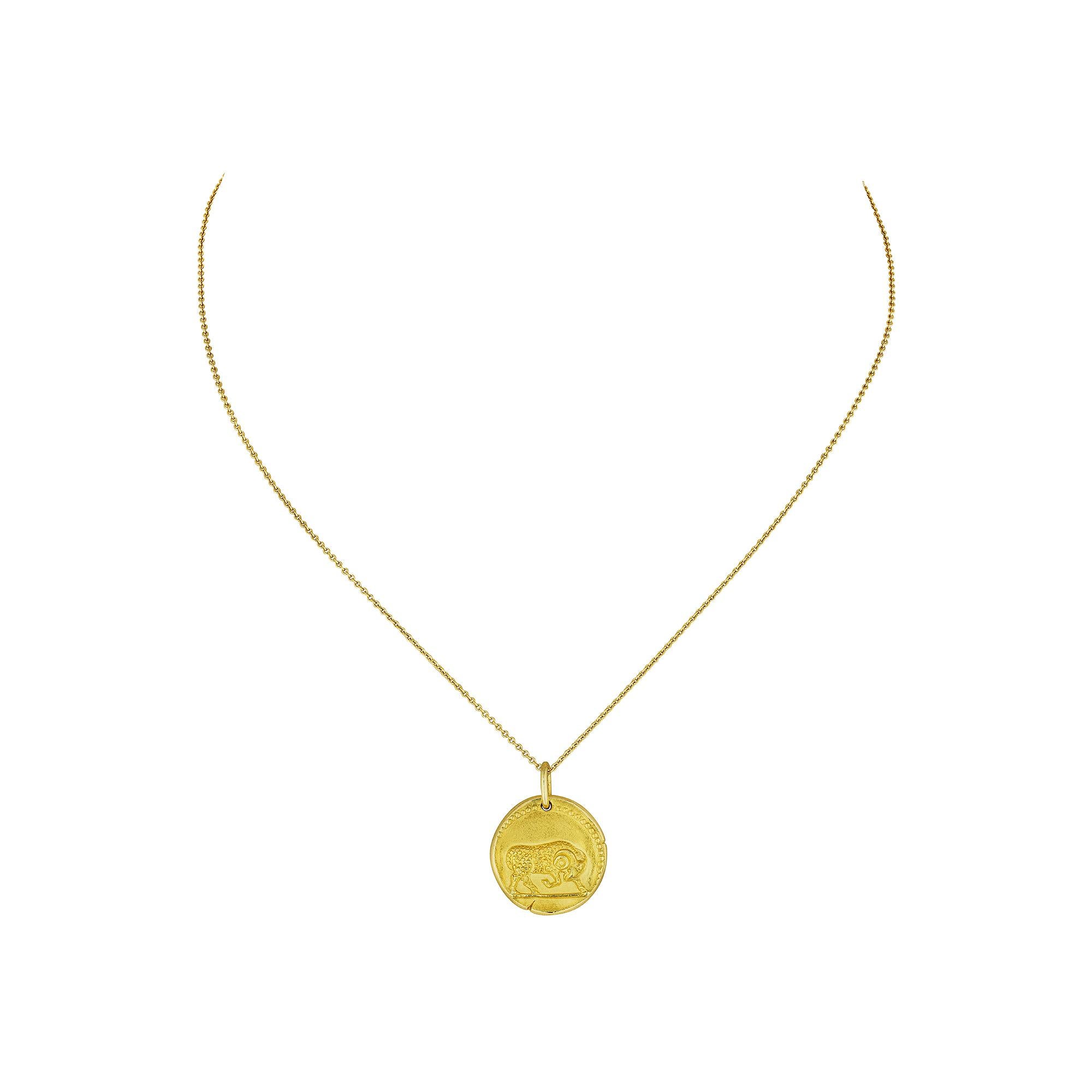 Van Cleef & Arpels Paris Georges L'Enfant Ciondolo in oro Zodiac Piccolo In condizioni ottime in vendita a Greenwich, CT