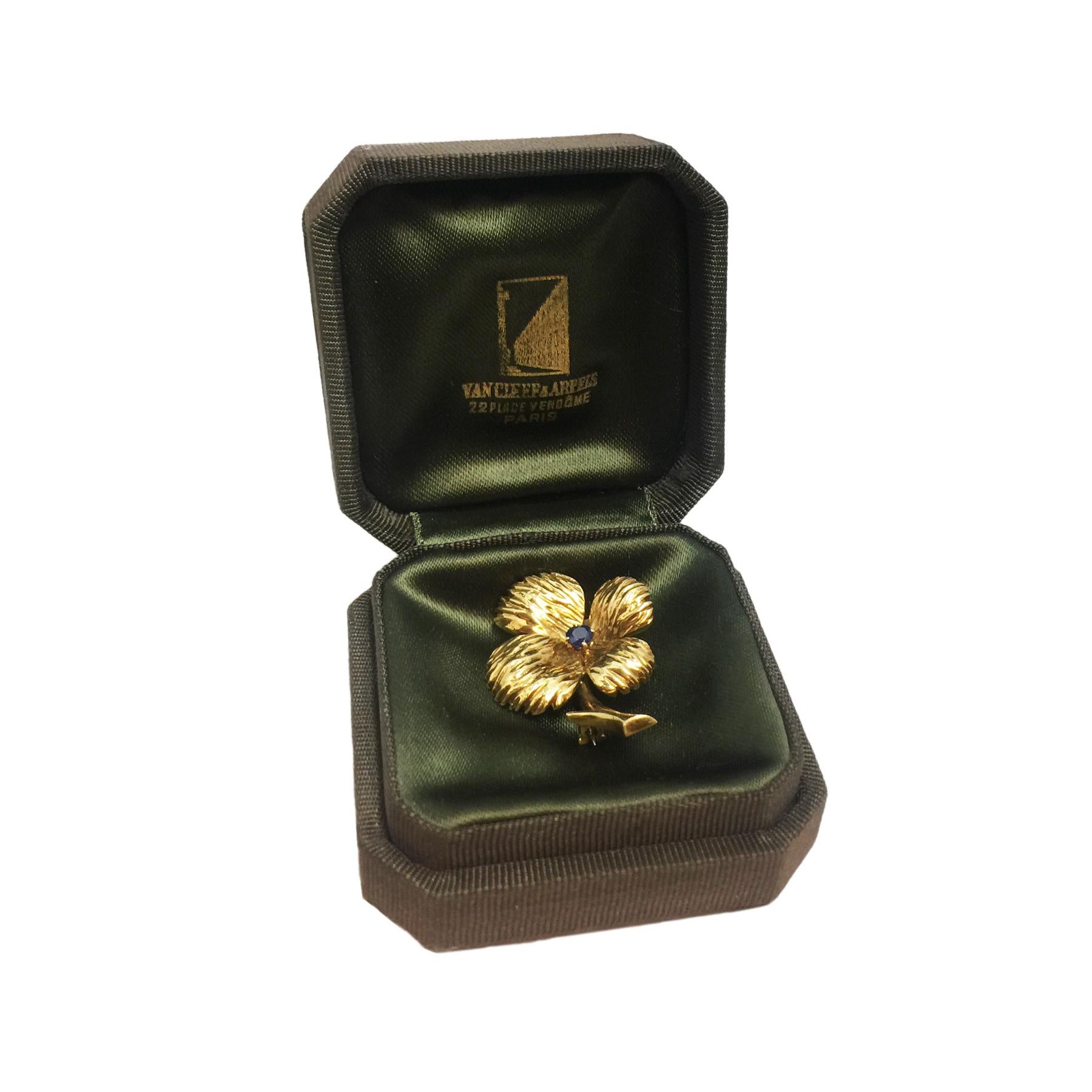 Women's or Men's Van Cleef & Arpels Paris Gold and Gem Set Flower Brooch