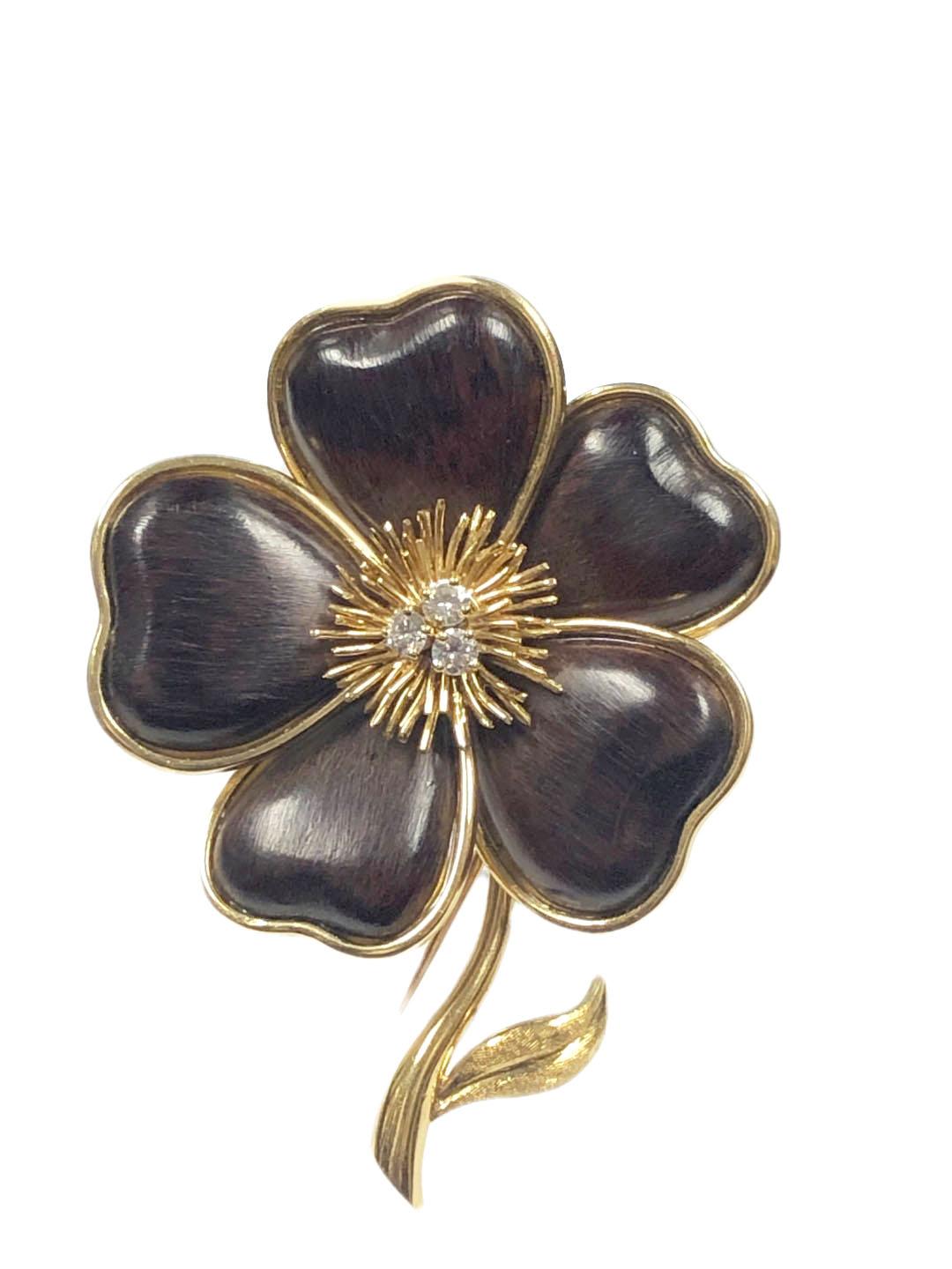 Van Cleef & Arpels Paris Large Yellow Gold Wood and Diamond Flower Brooch In Excellent Condition For Sale In Chicago, IL
