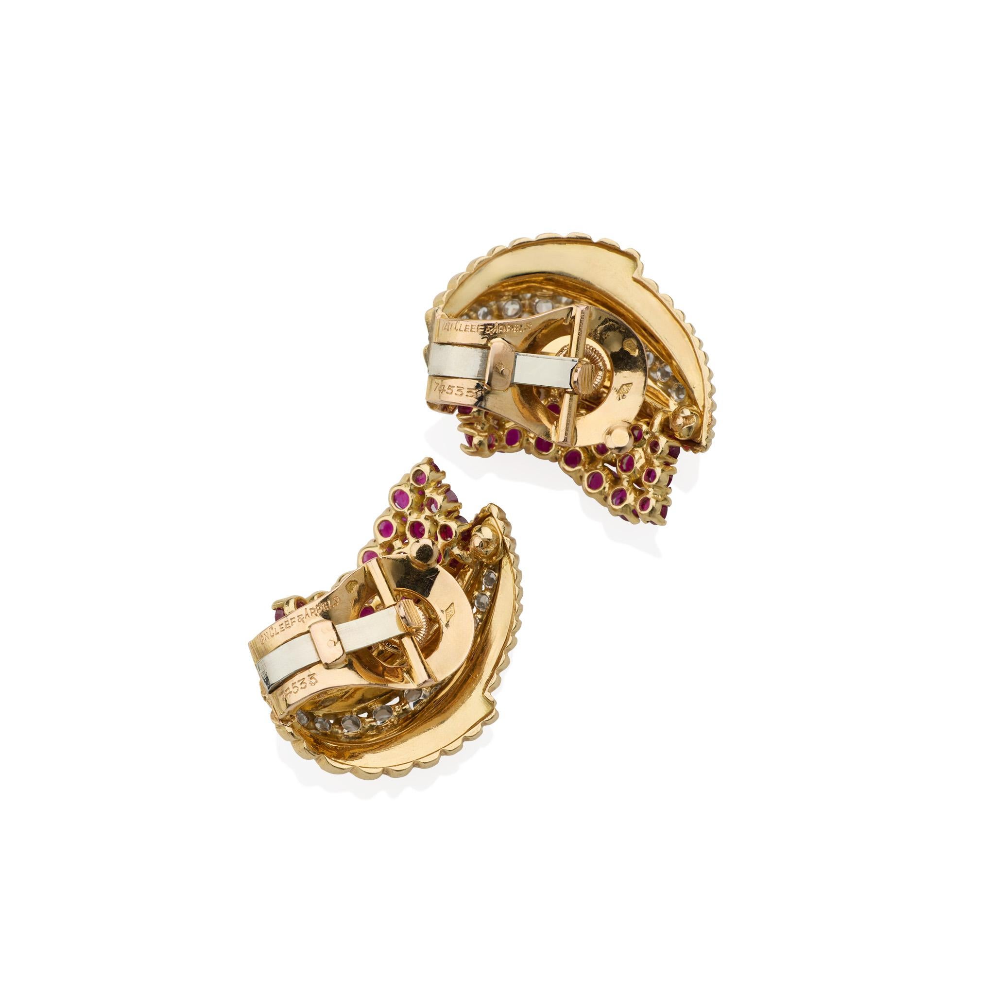 Van Cleef & Arpels Paris Mid-century Ruby and Diamond Earrings In Excellent Condition For Sale In New York, NY