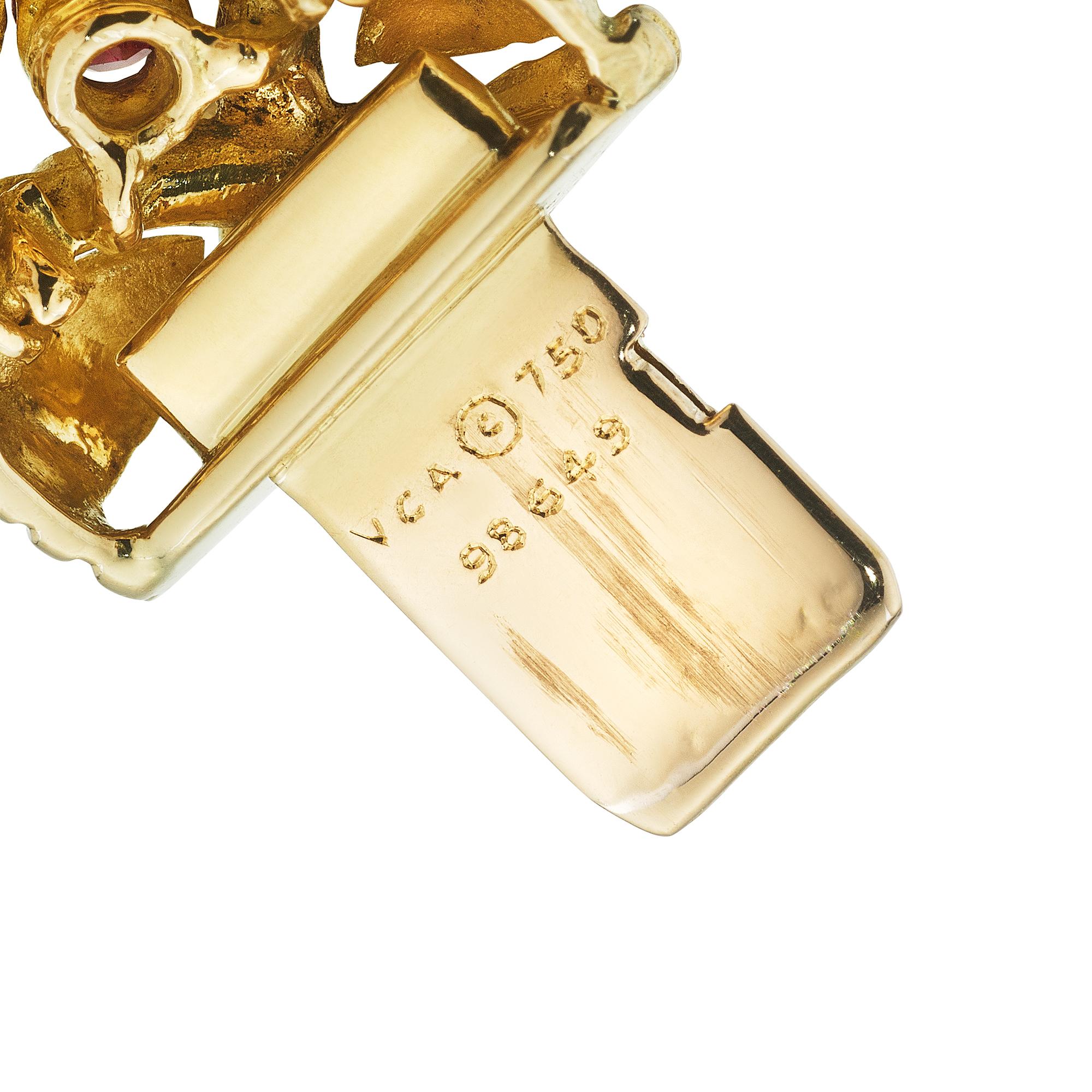 Round Cut Van Cleef & Arpels Paris Mid-Century Ruby Diamond Gold 'X' Bracelet