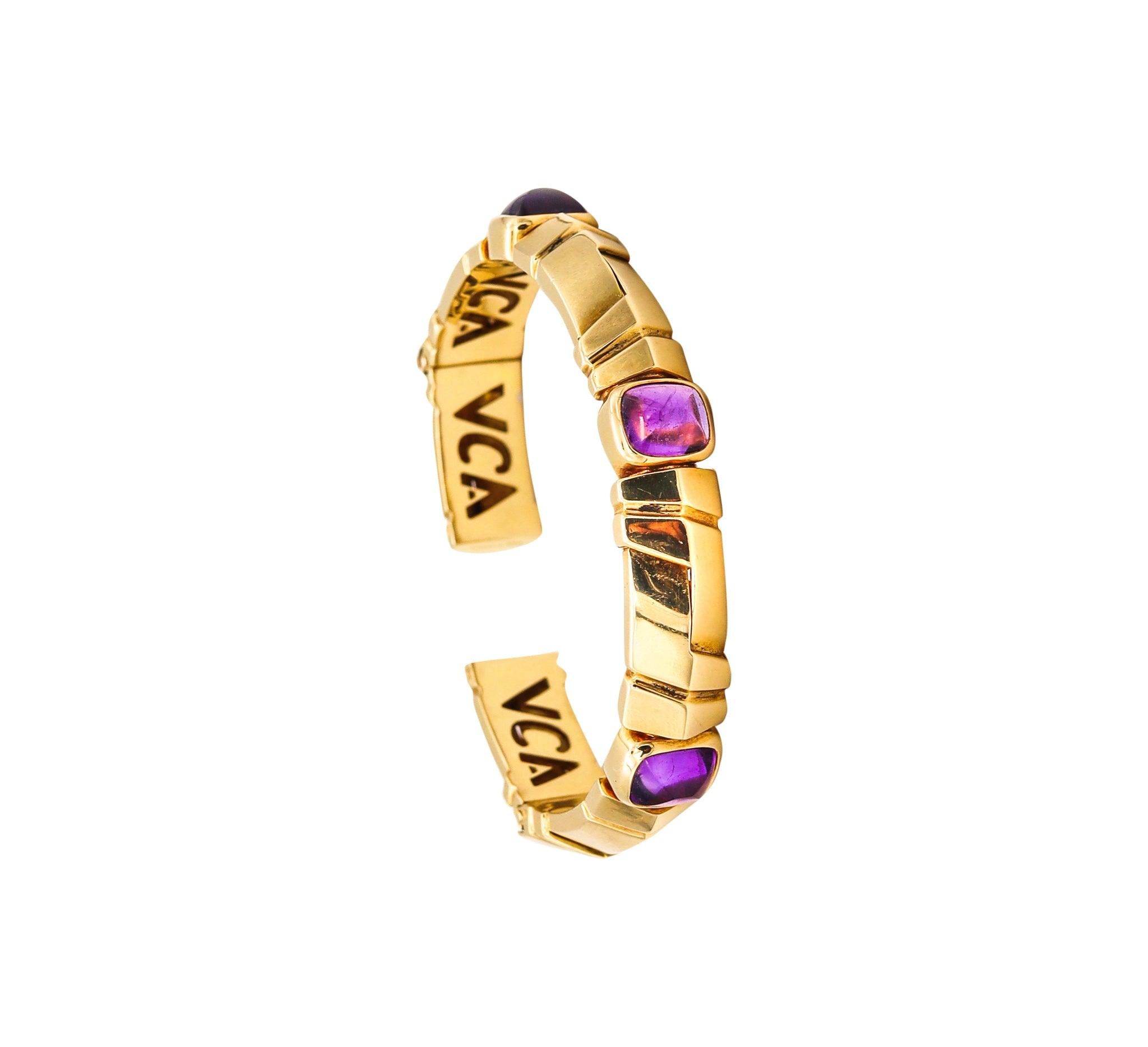 VAN CLEEF & ARPELS Paris Modern Cuff Bracelet 18Kt Yellow Gold With 3 Amethysts For Sale 4