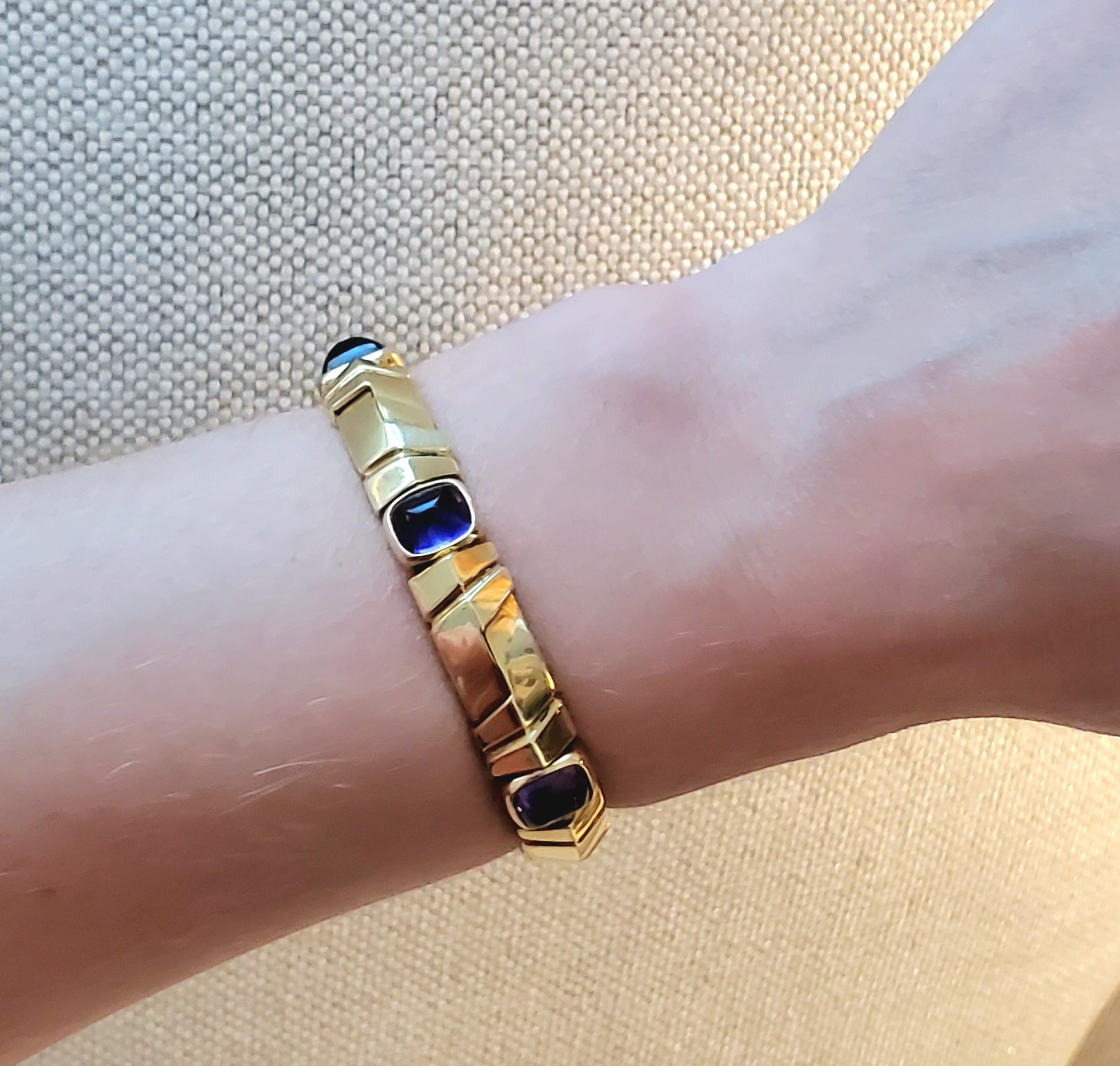 Sugarloaf Cabochon VAN CLEEF & ARPELS Paris Modern Cuff Bracelet 18Kt Yellow Gold With 3 Amethysts For Sale
