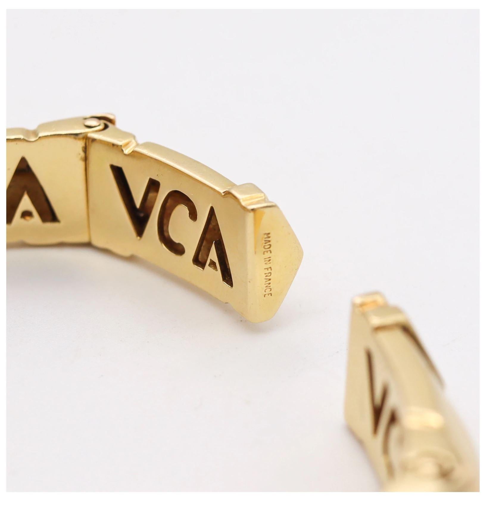Women's Van Cleef & Arpels Paris Modern Cuff Bracelet in 18Kt Yellow Gold with 3 Amethy For Sale
