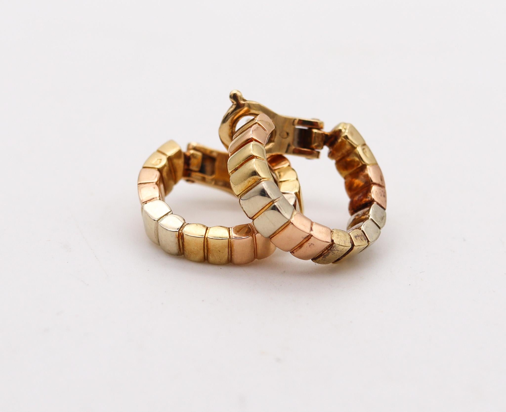 Van Cleef & Arpels Paris Modernist Three Color Hoops Earrings in Solid 18Kt Gold In Excellent Condition For Sale In Miami, FL