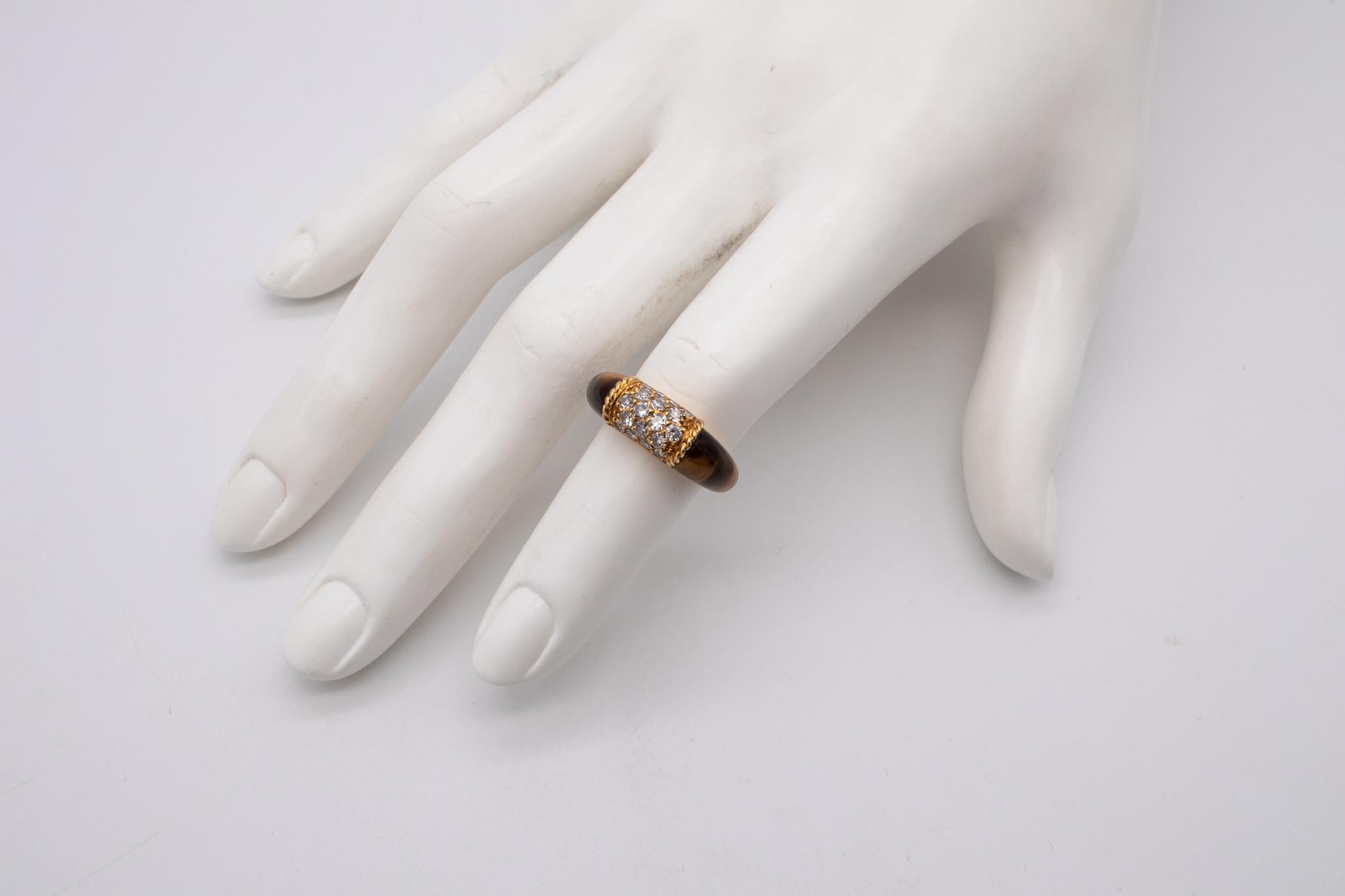 Classic Philippines ring designed by Van Cleef & Arpels.

A vintage ring manufactured in Paris, France by the house of Van Cleef & Arpels around the 1960's, It was crafted in solid yellow gold of 18 karats, with high polished finish. This is the