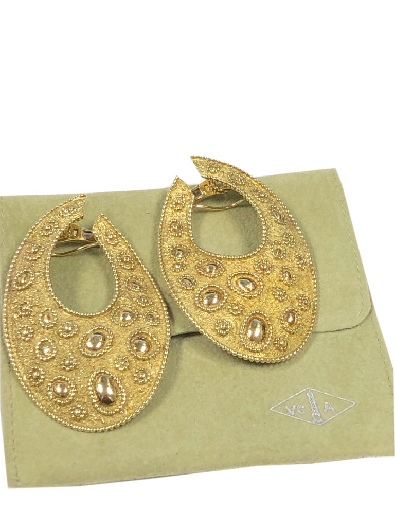Van Cleef & Arpels Paris Very Large Yellow Gold Textured Earrings 1