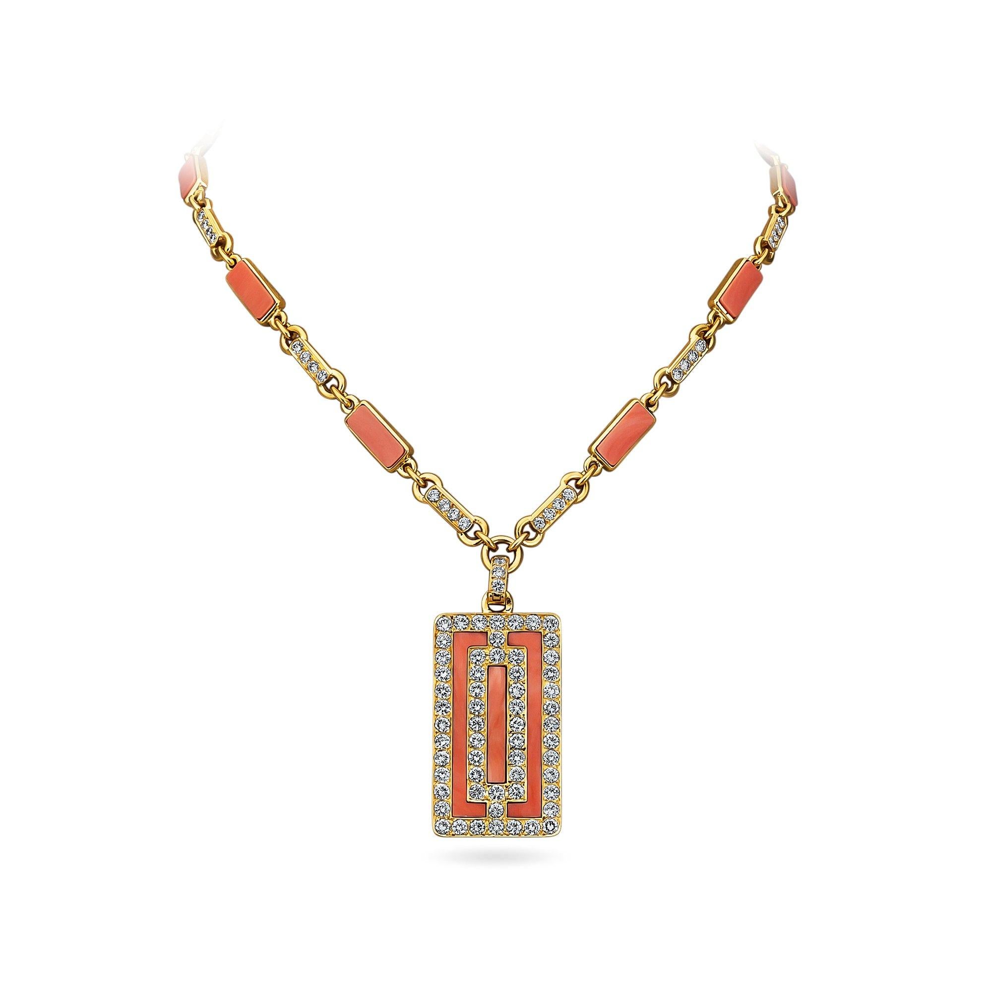 Round Cut Van Cleef & Arpels Paris Vintage Diamond Coral Gold Pendant Necklace