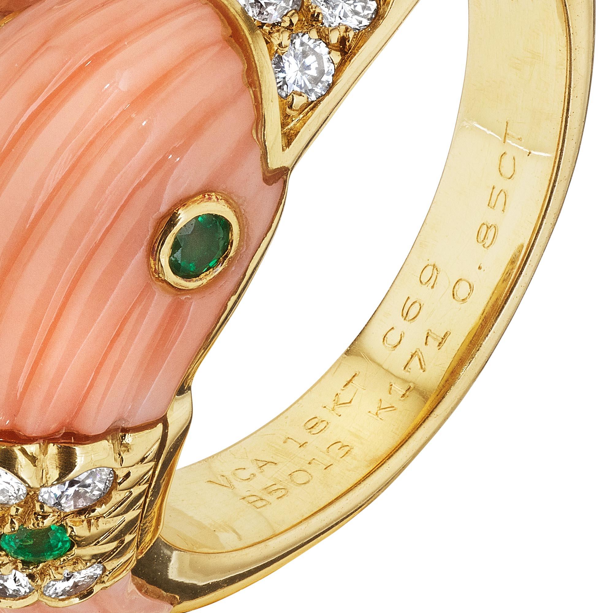 Round Cut Van Cleef & Arpels Paris Vintage Diamond Emerald Coral Gold Toi Et Moi Ring