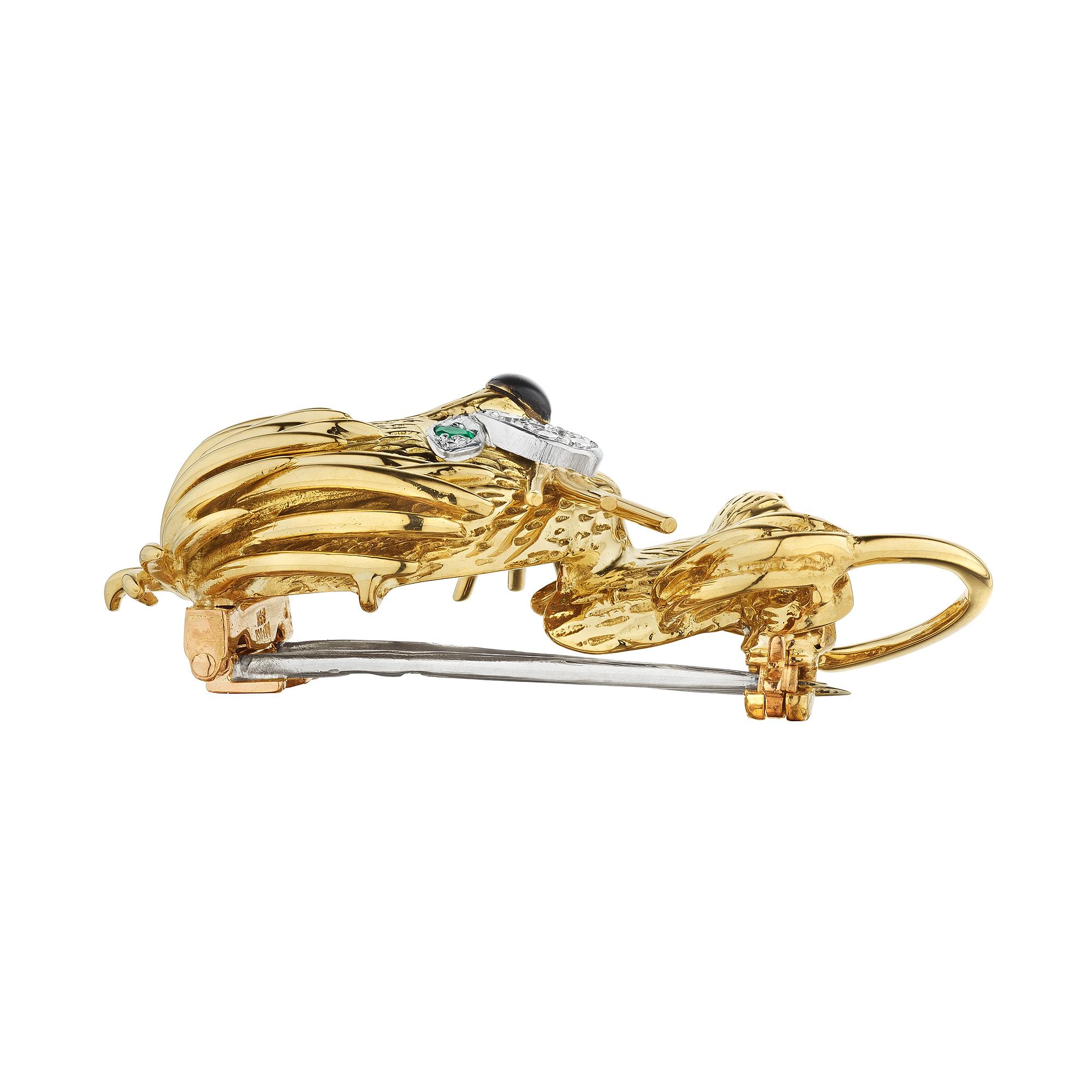 Moderniste Van Cleef & Arpels Paris Broche lion vintage en or et platine avec diamants et émeraudes en vente