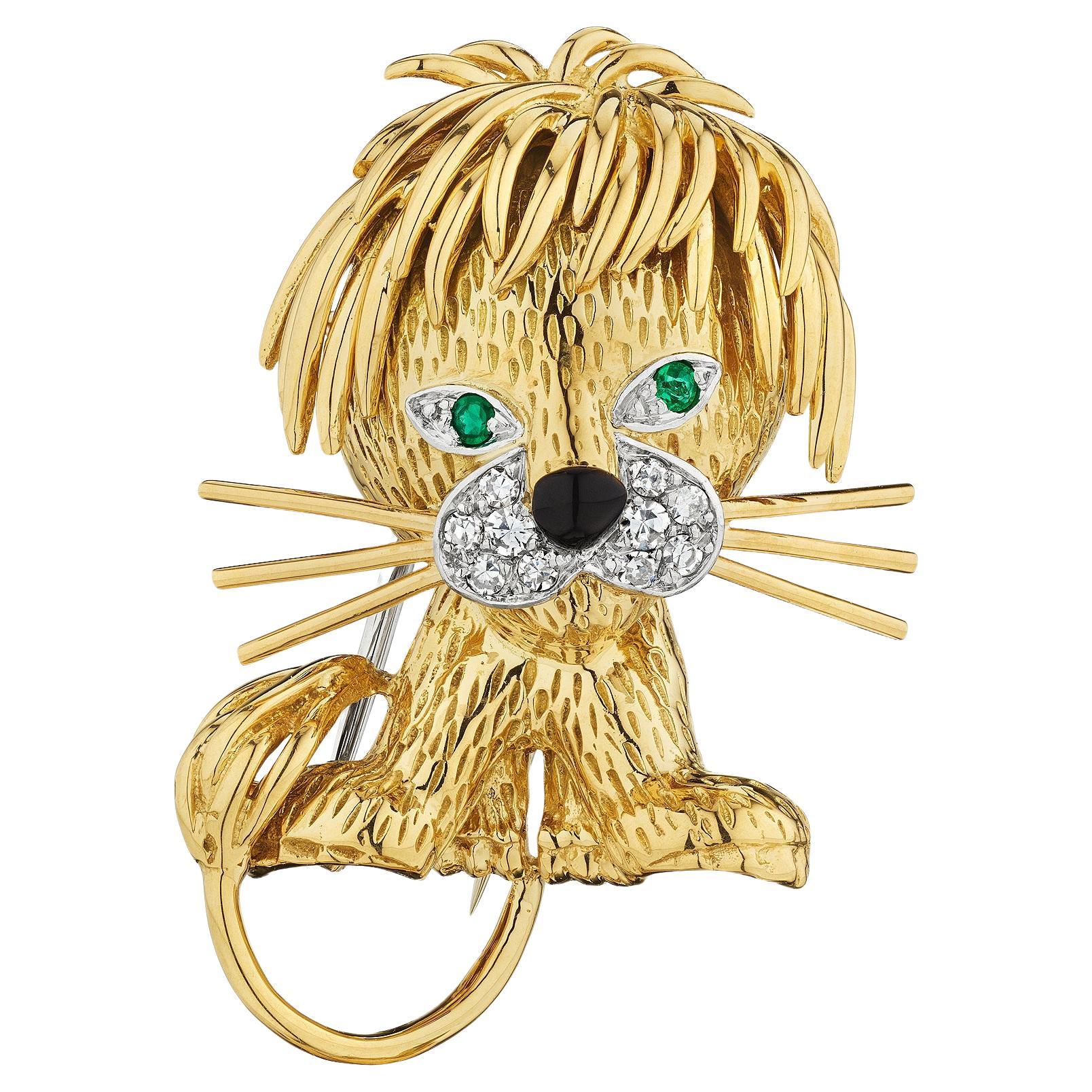 Van Cleef & Arpels Paris Vintage Diamond Emerald Gold Platinum Lion Cub Brooch For Sale
