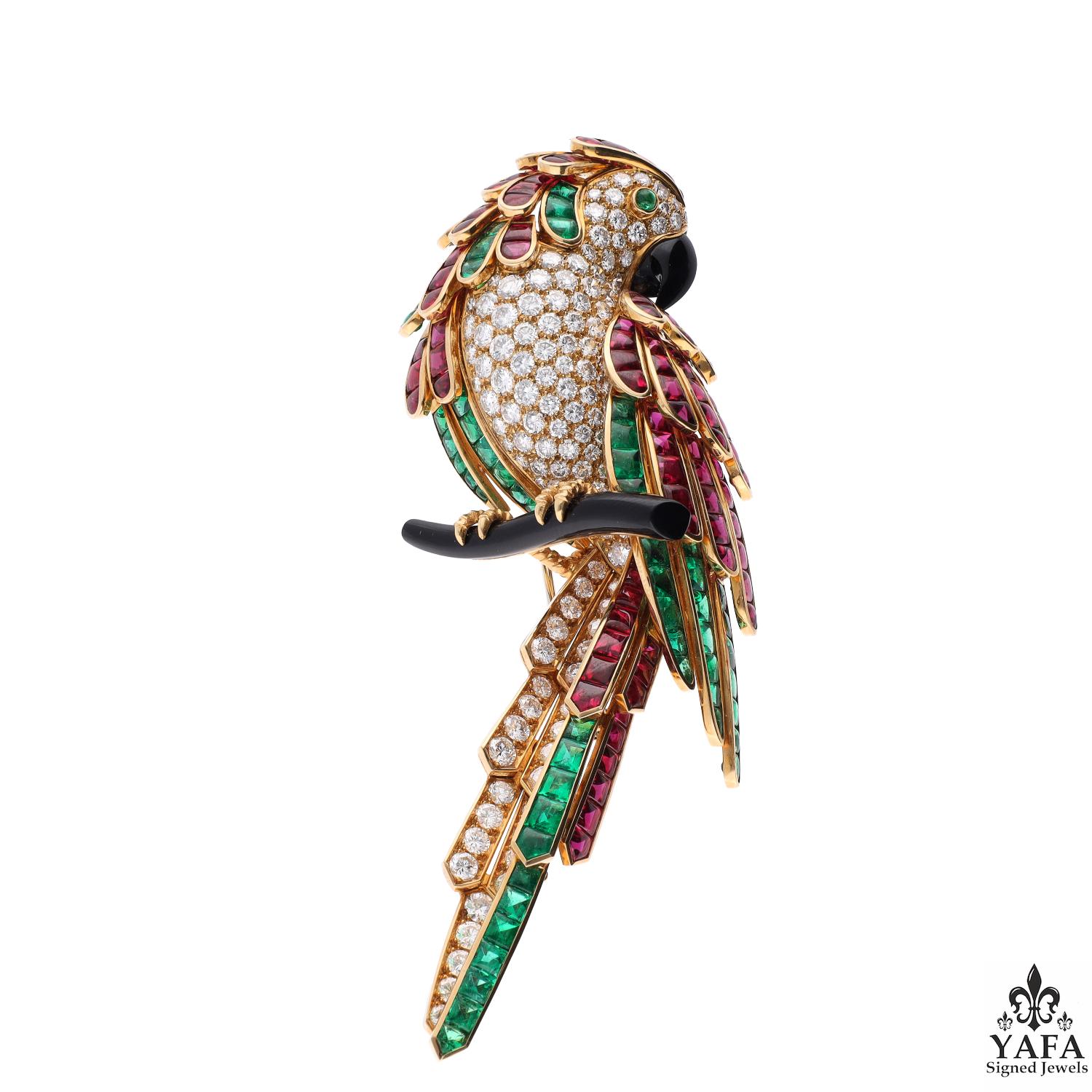 Moderne Van Cleef & Arpels Paris Broche perroquet de Splendor vintage multi-gemmes et diamants en vente