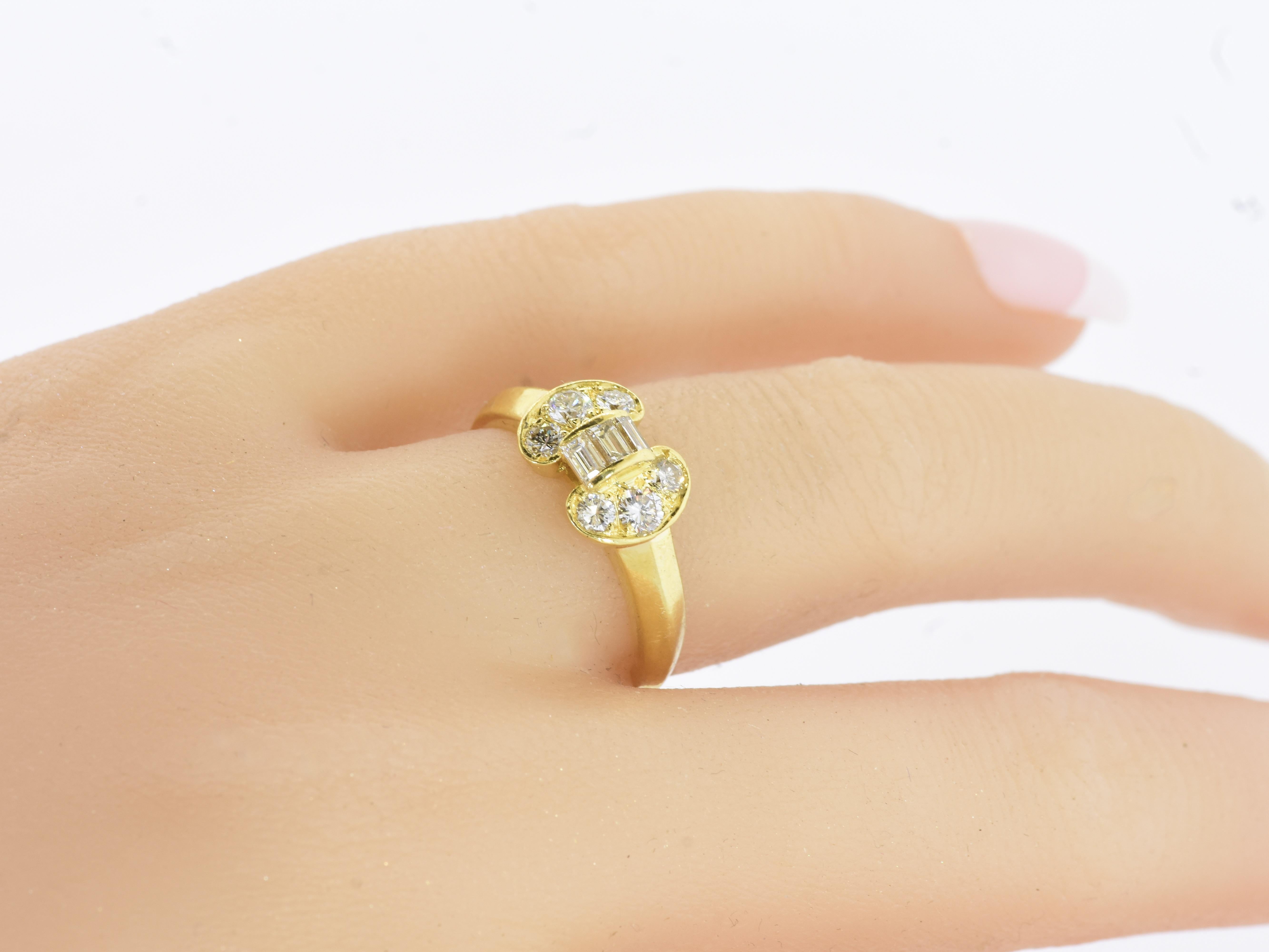 Van Cleef & Arpels, París, Anillo Celeste de diamantes blancos y oro amarillo de 18 quilates en venta 1