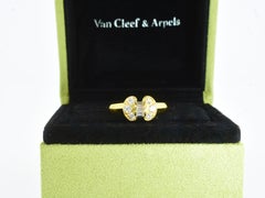 Van Cleef & Arpels, Paris, Celeste-Ring aus 18 Karat Gelbgold mit weißem Diamanten und weißem Diamanten