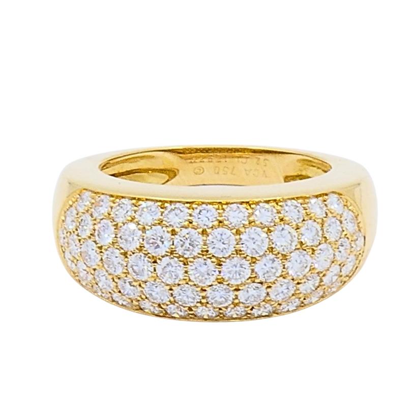 Van Cleef & Arpels Bague dôme en or avec diamants pavés en vente 1